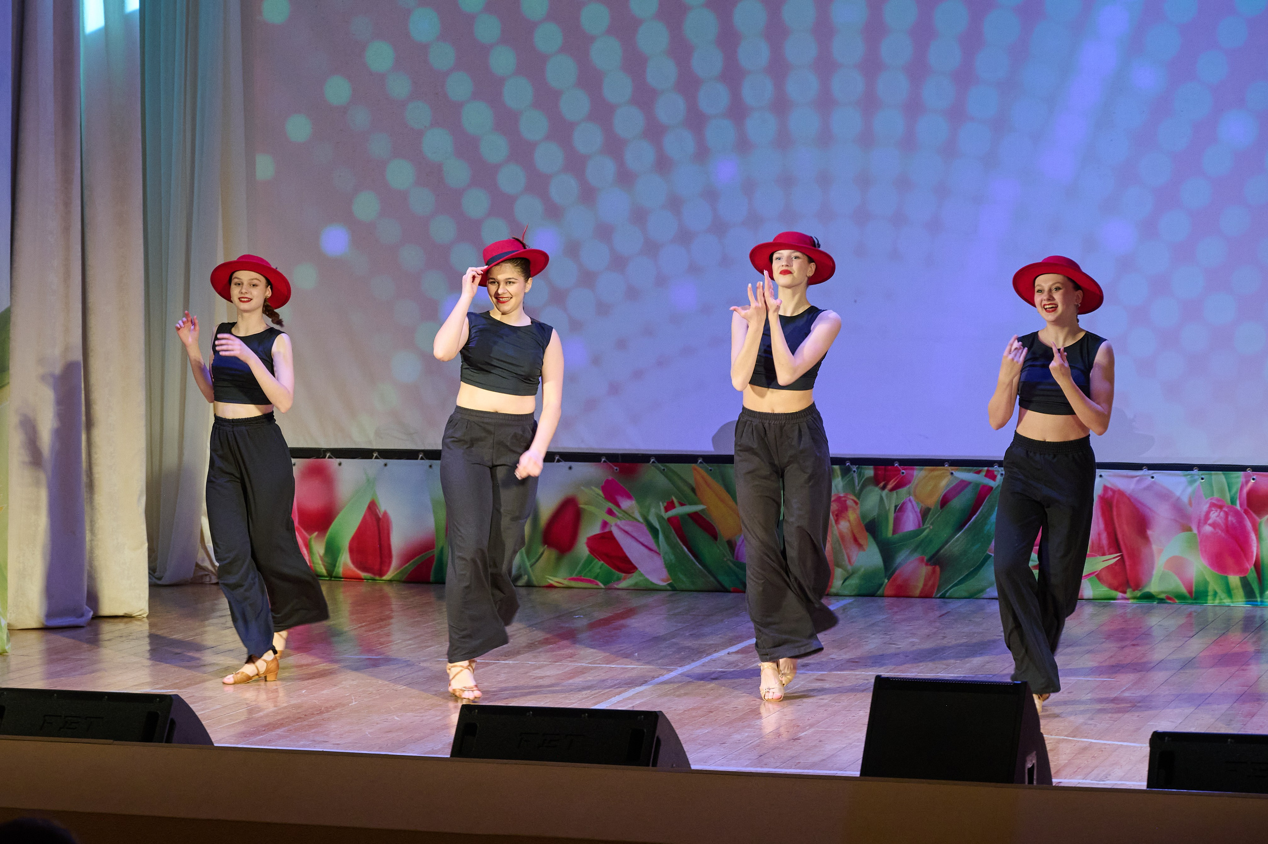 8 марта ДК Кабардинка. Жизнь курорта Кабардинка в фотографиях