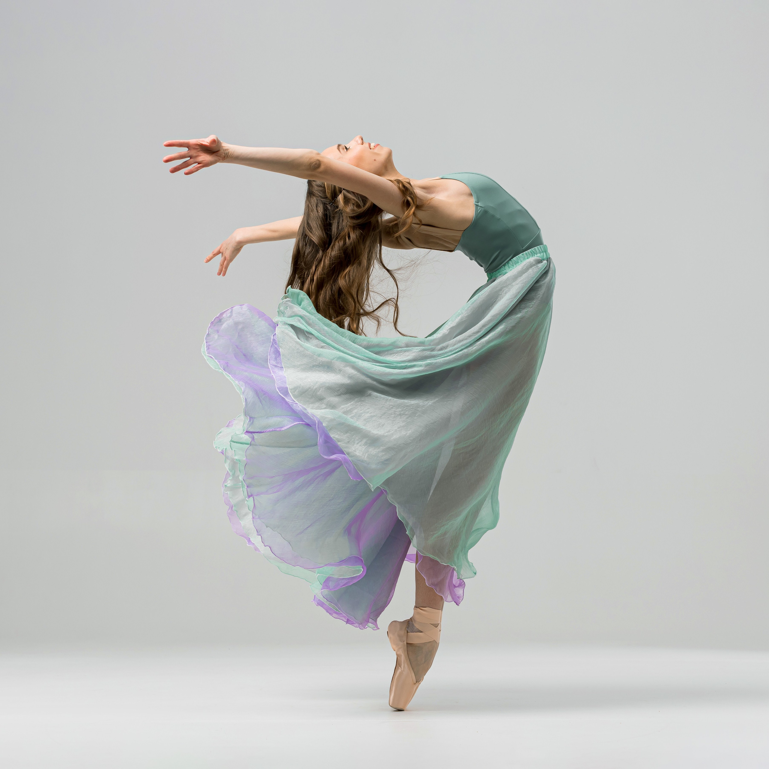 Изумрудно-сиреневая воздушная юбка напрокат для фотосессии. Балетный фотограф Алина Ханько — Душа Балета