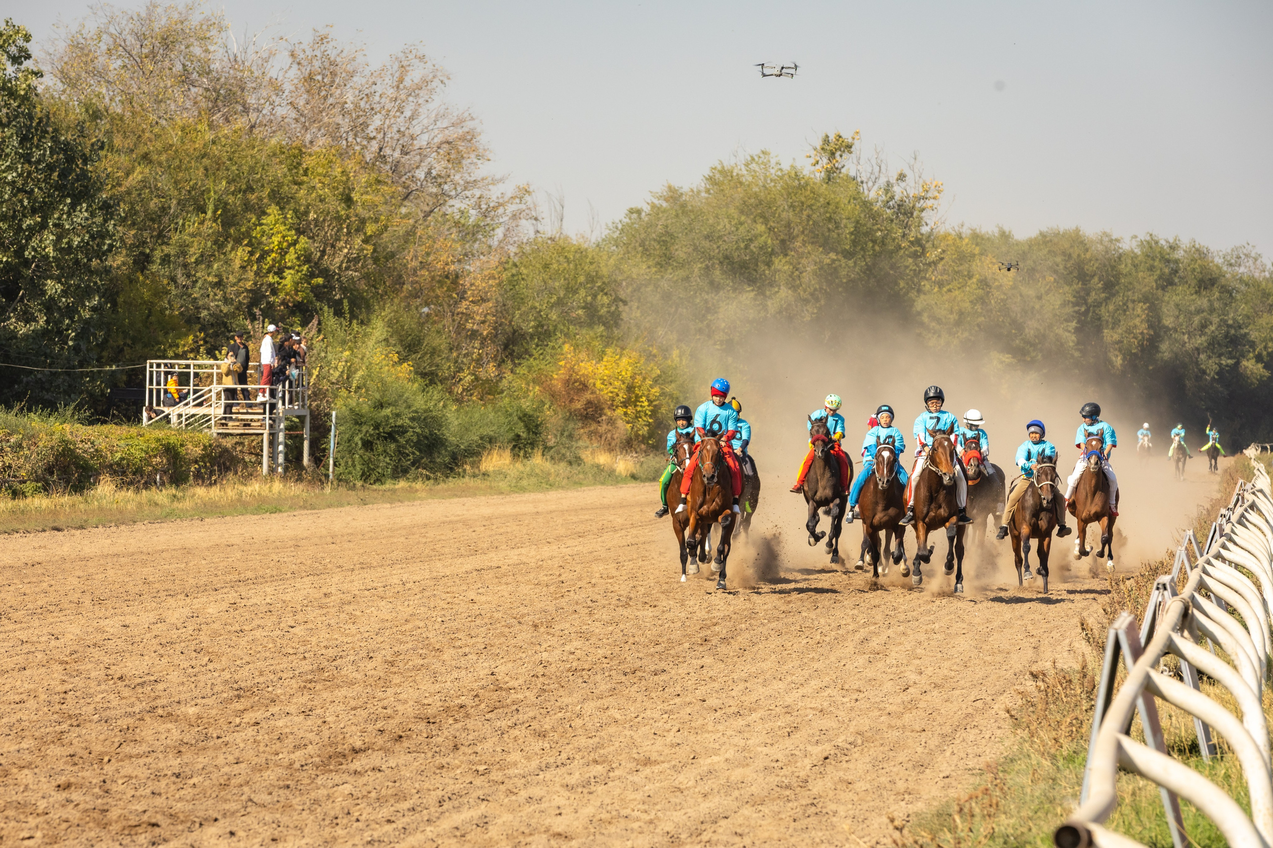 Фоторепортаж Финал Казахстана по байге в Алматы — скорость, пыль и полный драйв. Коммерческий и репортажный фотограф в Алматы — Jora Abramov