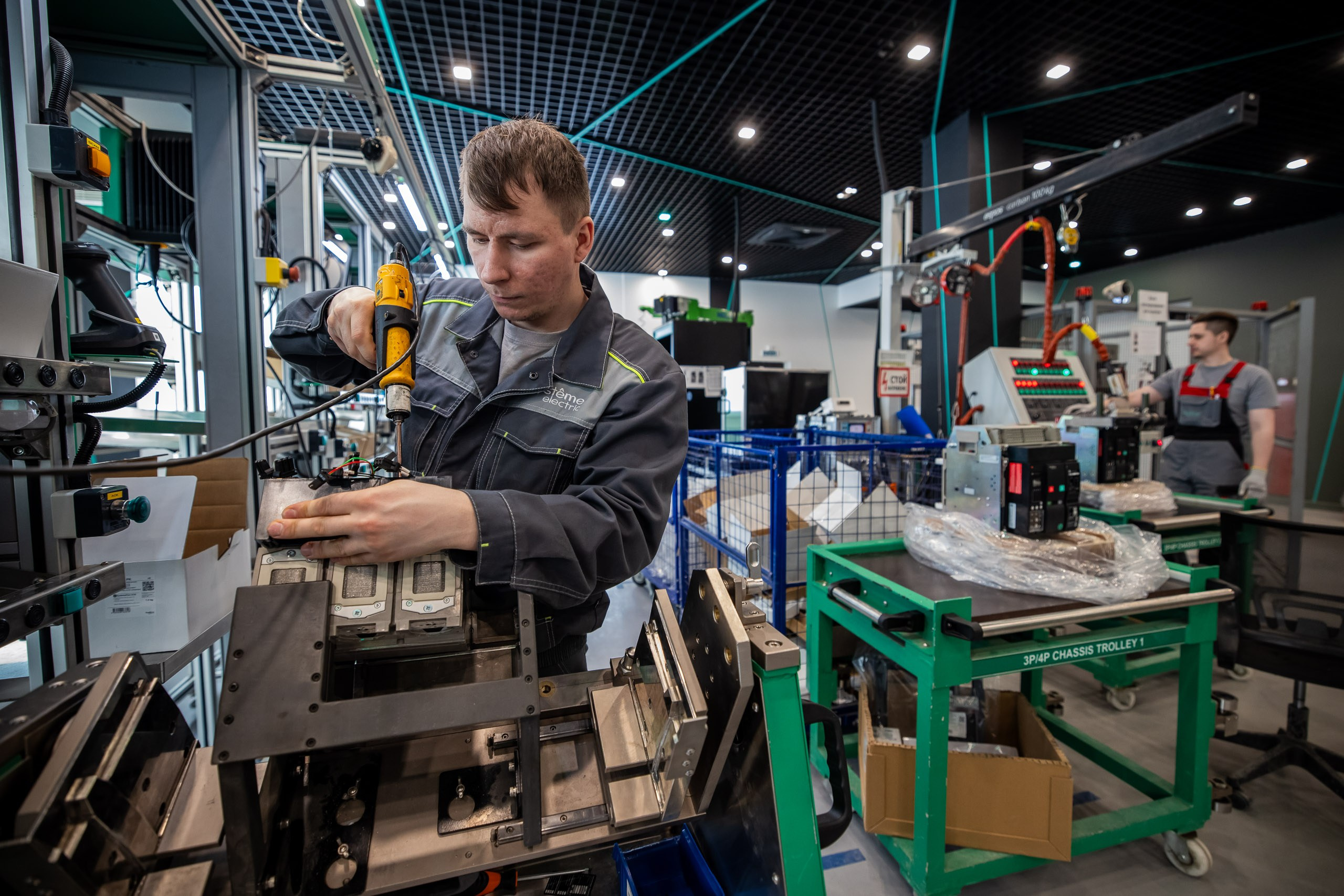 Съмка завода электрооборудования. Промышленный фотограф, фоторепортаж, Россия