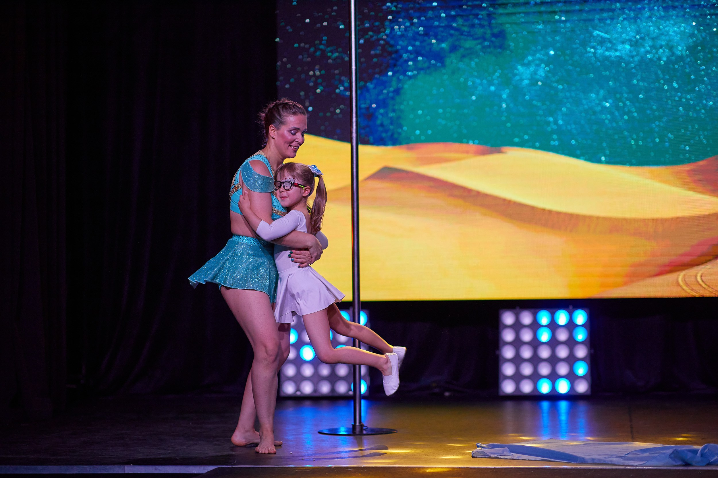 Анонс фоторепортажа с Концерта Грация. POLE DANCE. Photographer for business Mikhail Semenov. Aqua photo studio, photo school