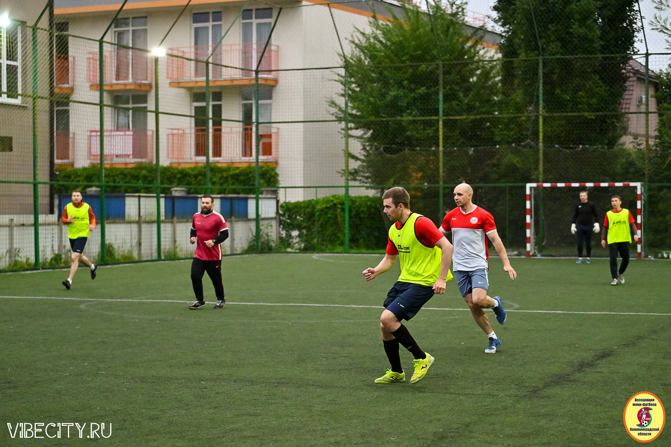 ИГРЫ МИНИ-ФУТБОЛЬНОЙ И КОРПОРАТИВНОЙ ЛИГИ. VIBECITY.RU Вайб Сити Ру Фоторепортажи Фотоотчеты Калининград