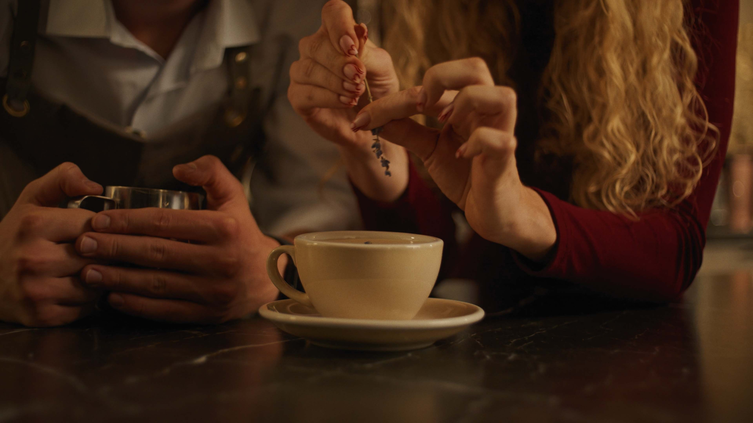 Три чашки до любви. Цветокоррекция видео