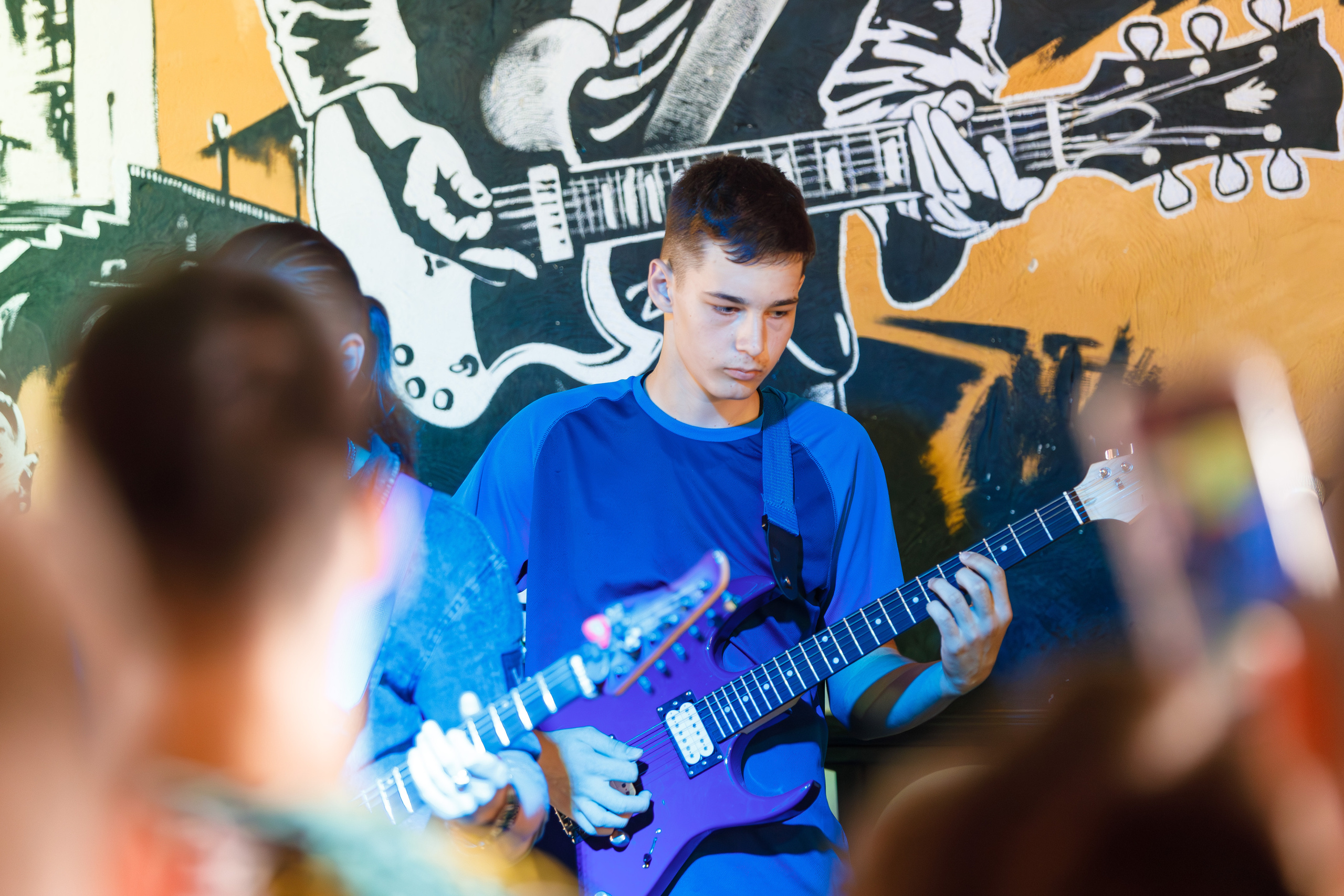 Выпускной в Нешколе Гитары в Сочи в баре Харатс