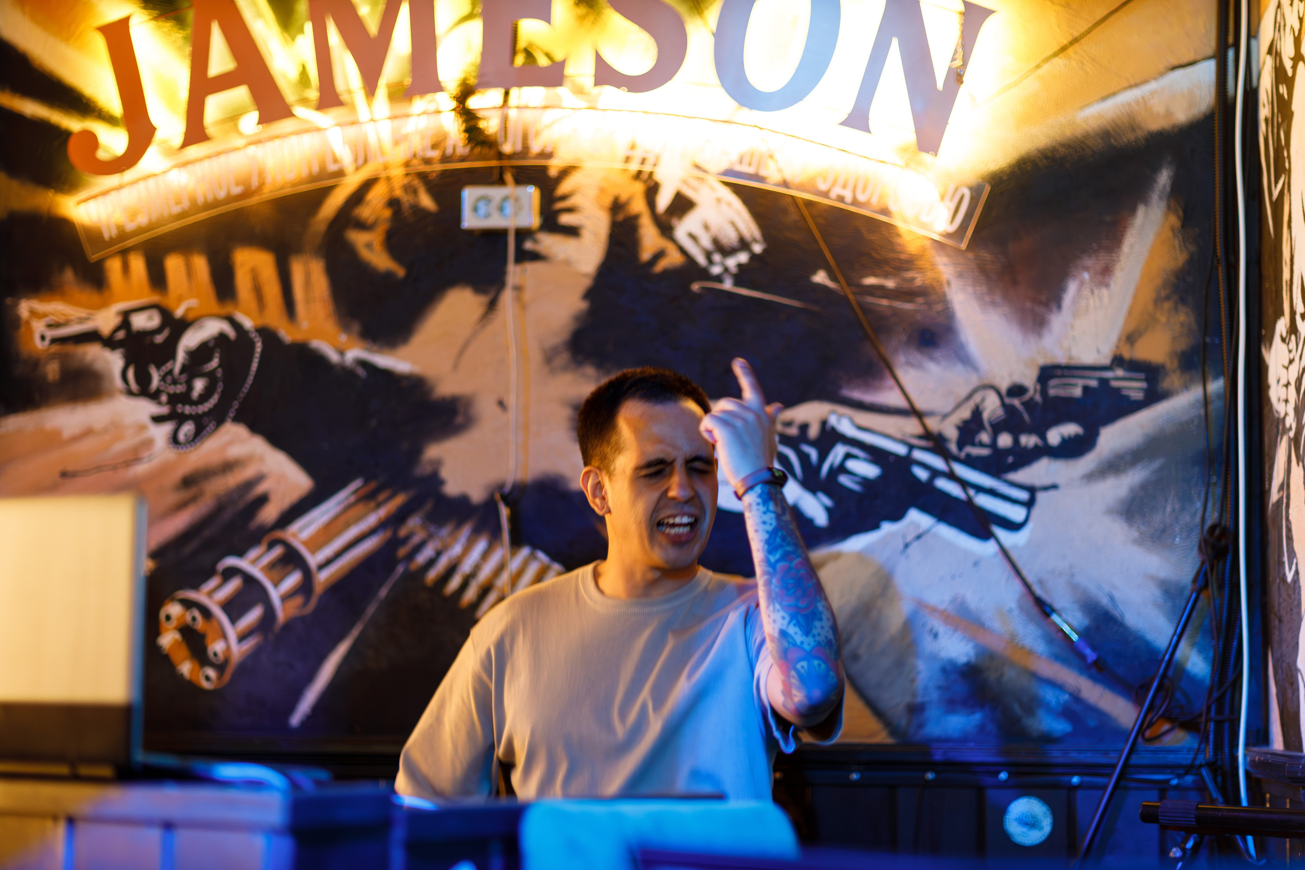 Выпускной в Нешколе Гитары в Сочи в баре Харатс