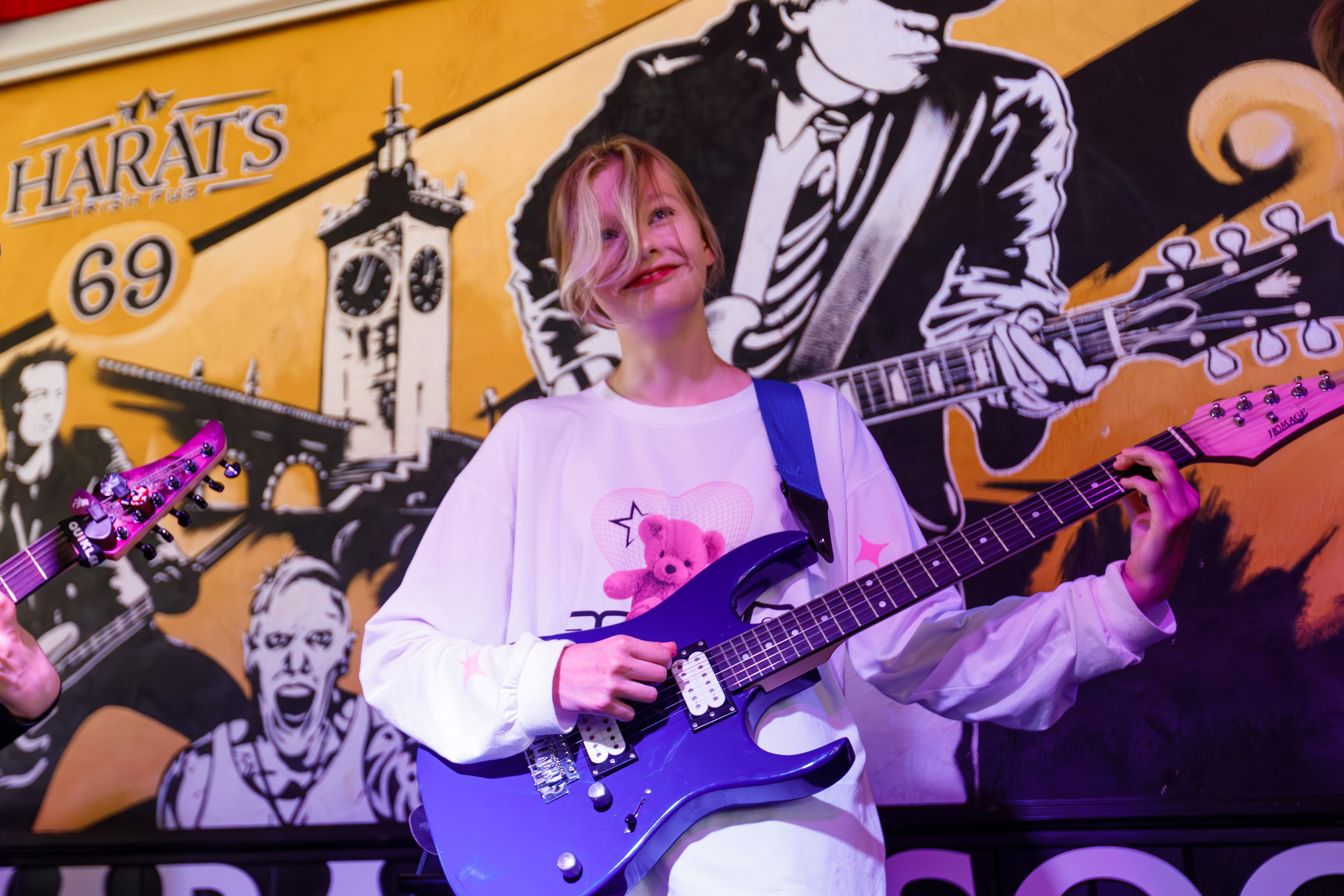 Выпускной в Нешколе Гитары в Сочи в баре Харатс