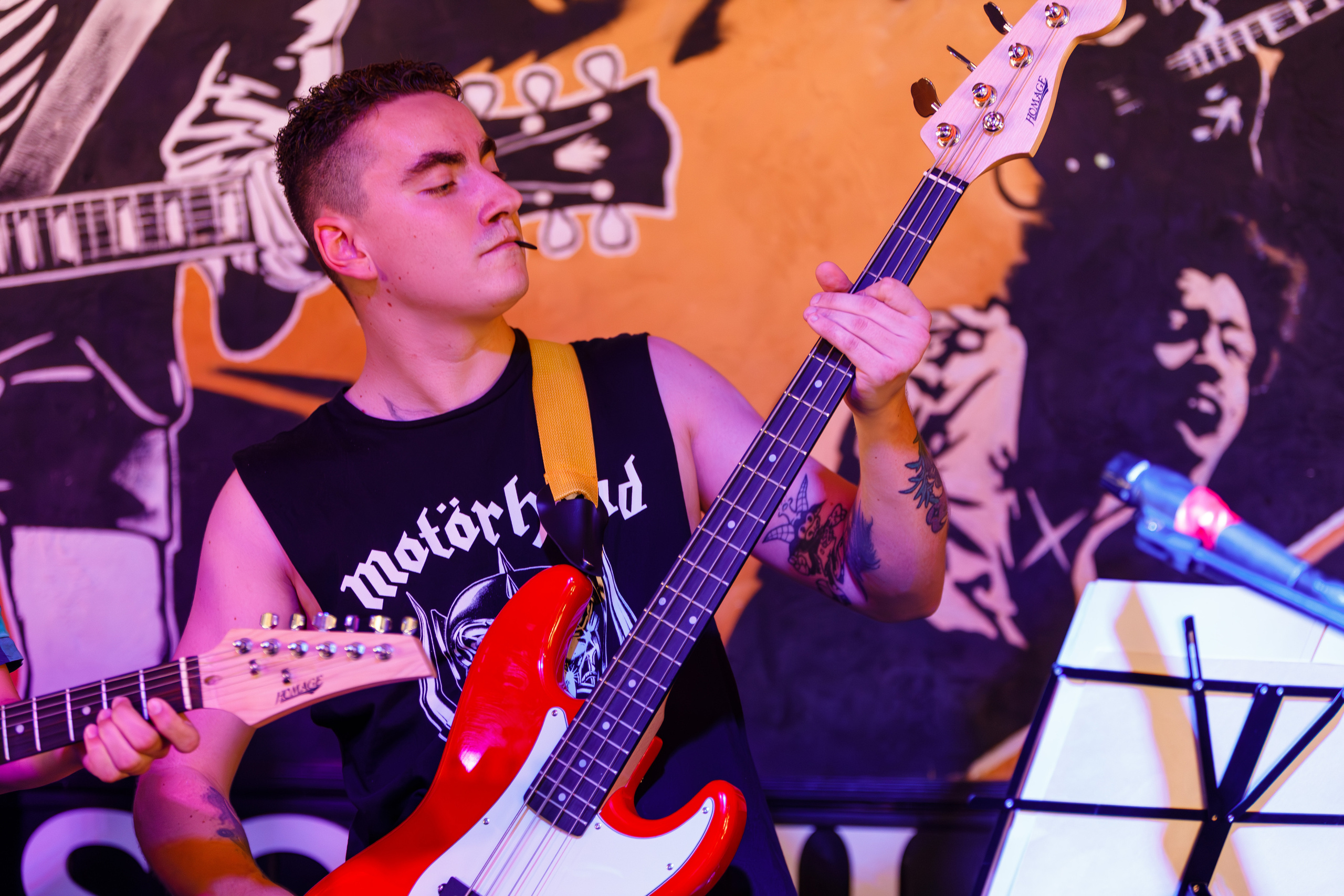 Выпускной в Нешколе Гитары в Сочи в баре Харатс