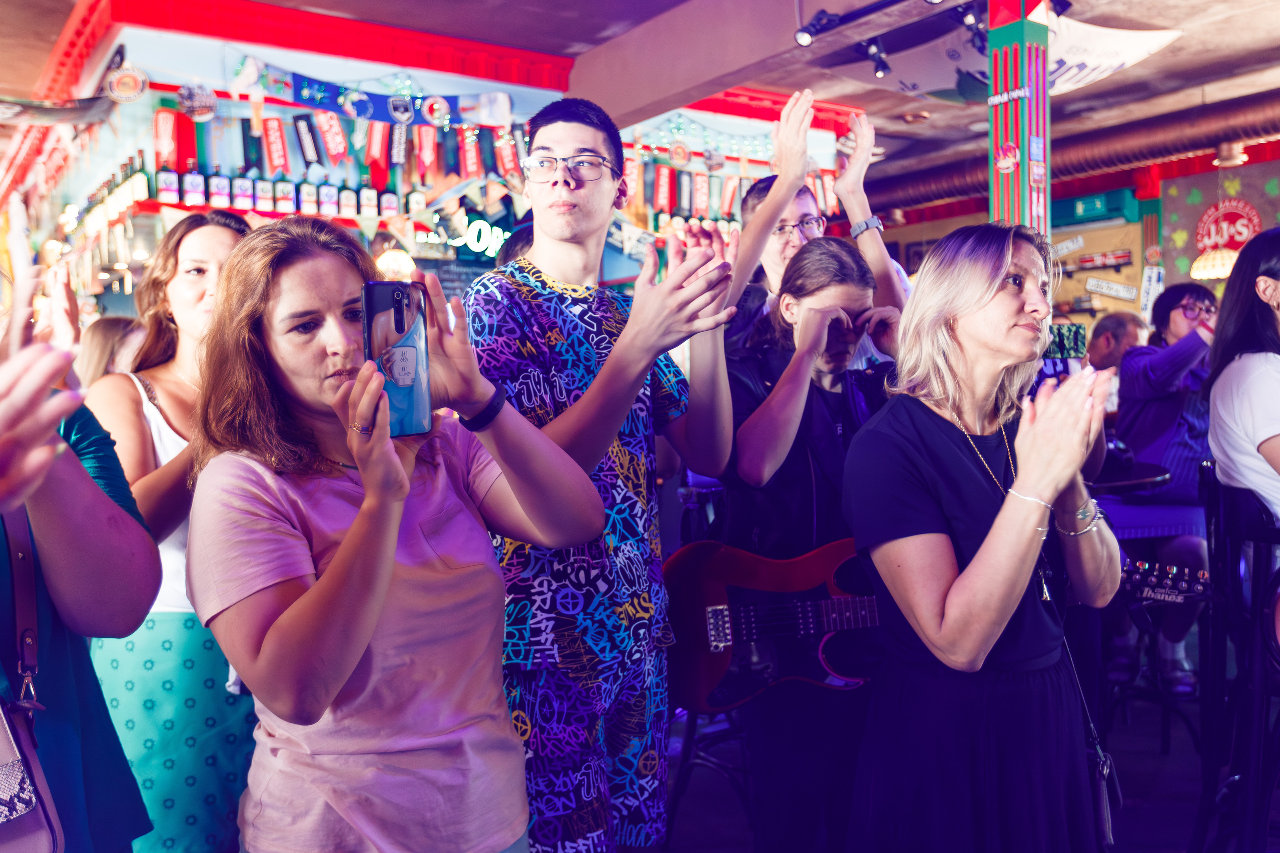 Выпускной в Нешколе Гитары в Сочи в баре Харатс