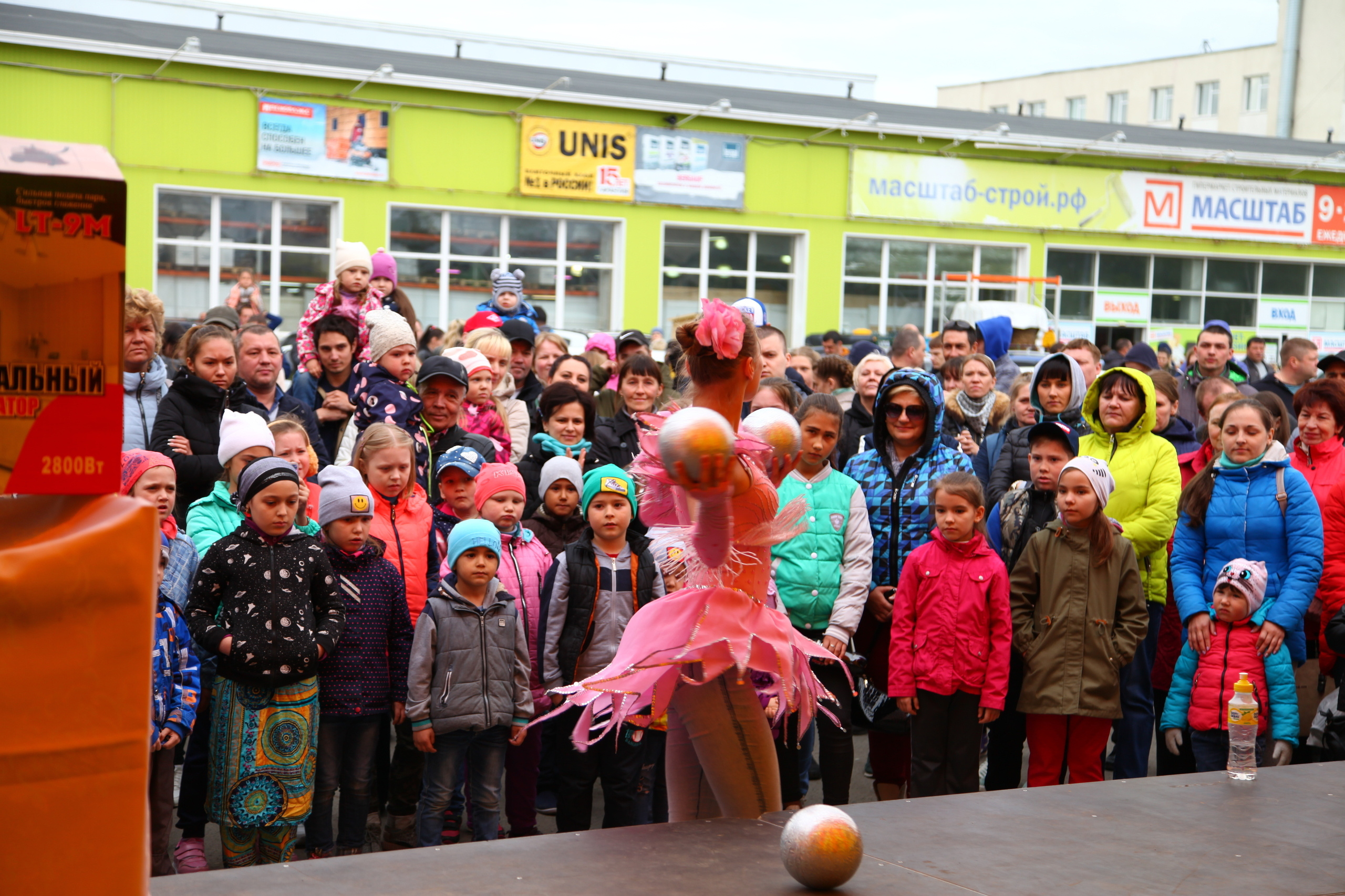 Артистка оригинального жанра Ксения Колчанова. Ведущий, Тамада, DJ, фото в Перми. Хорошее настроение