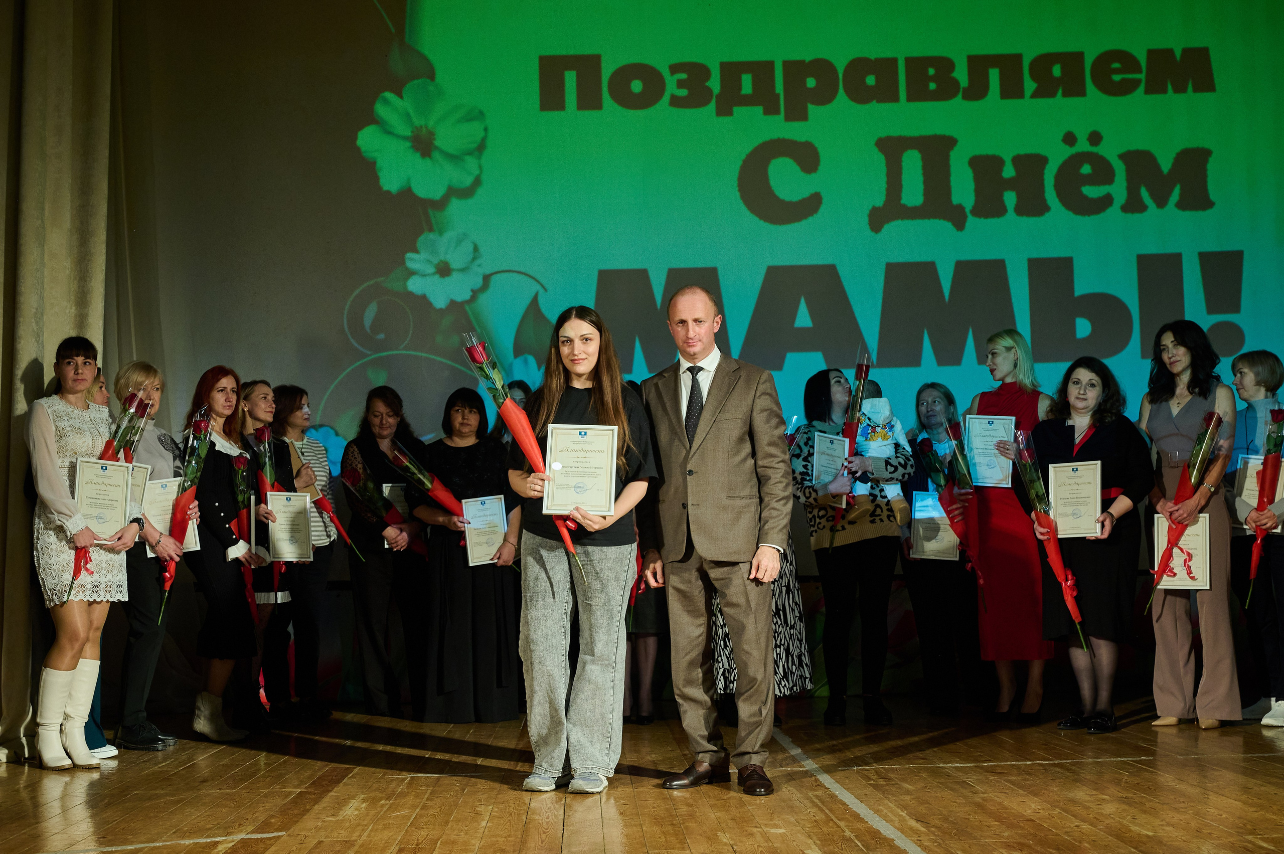 День матери Кабардинка. Жизнь курорта Кабардинка в фотографиях