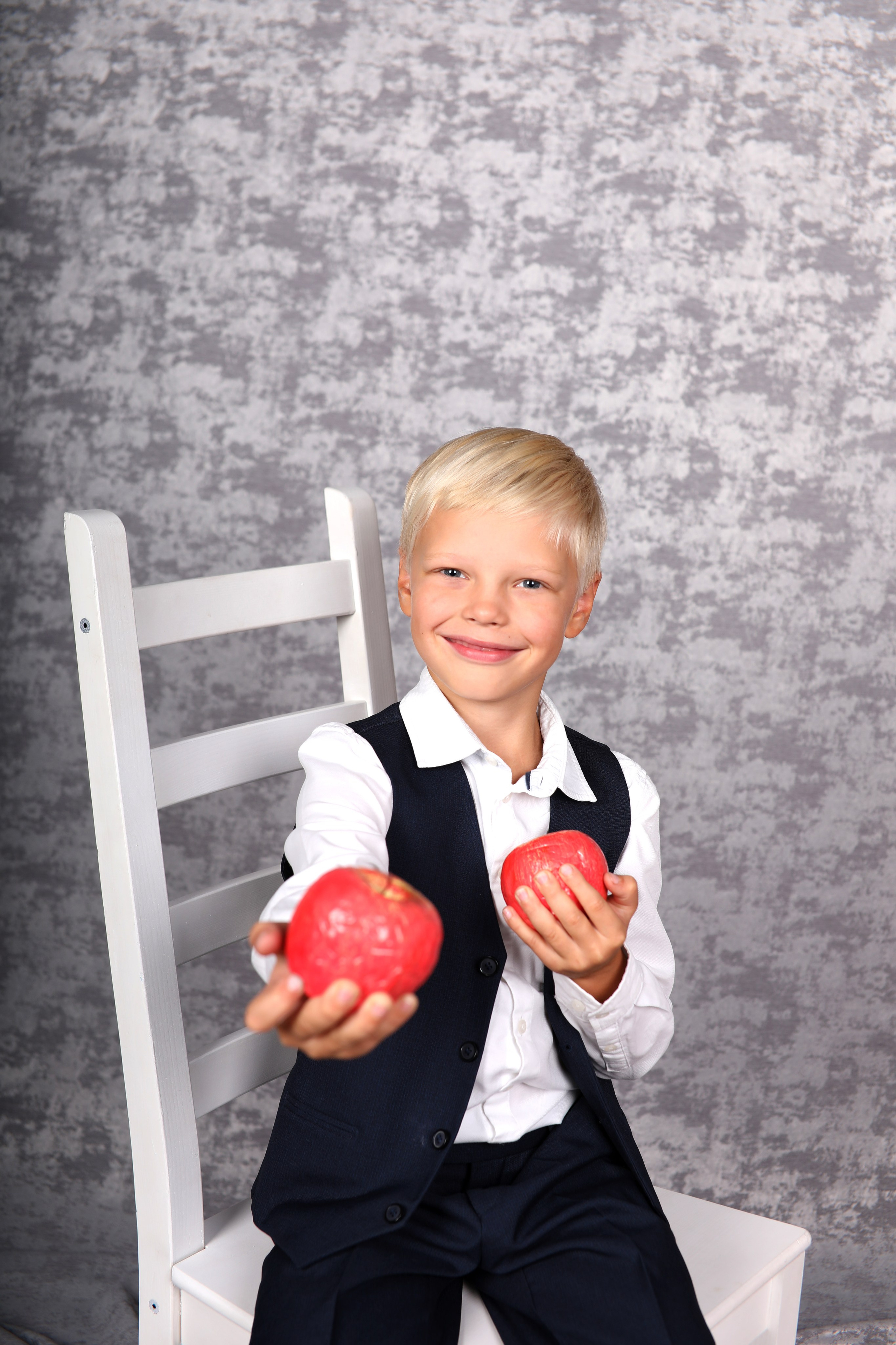 Выпускные альбомы в Красноярске. Студия Колибри