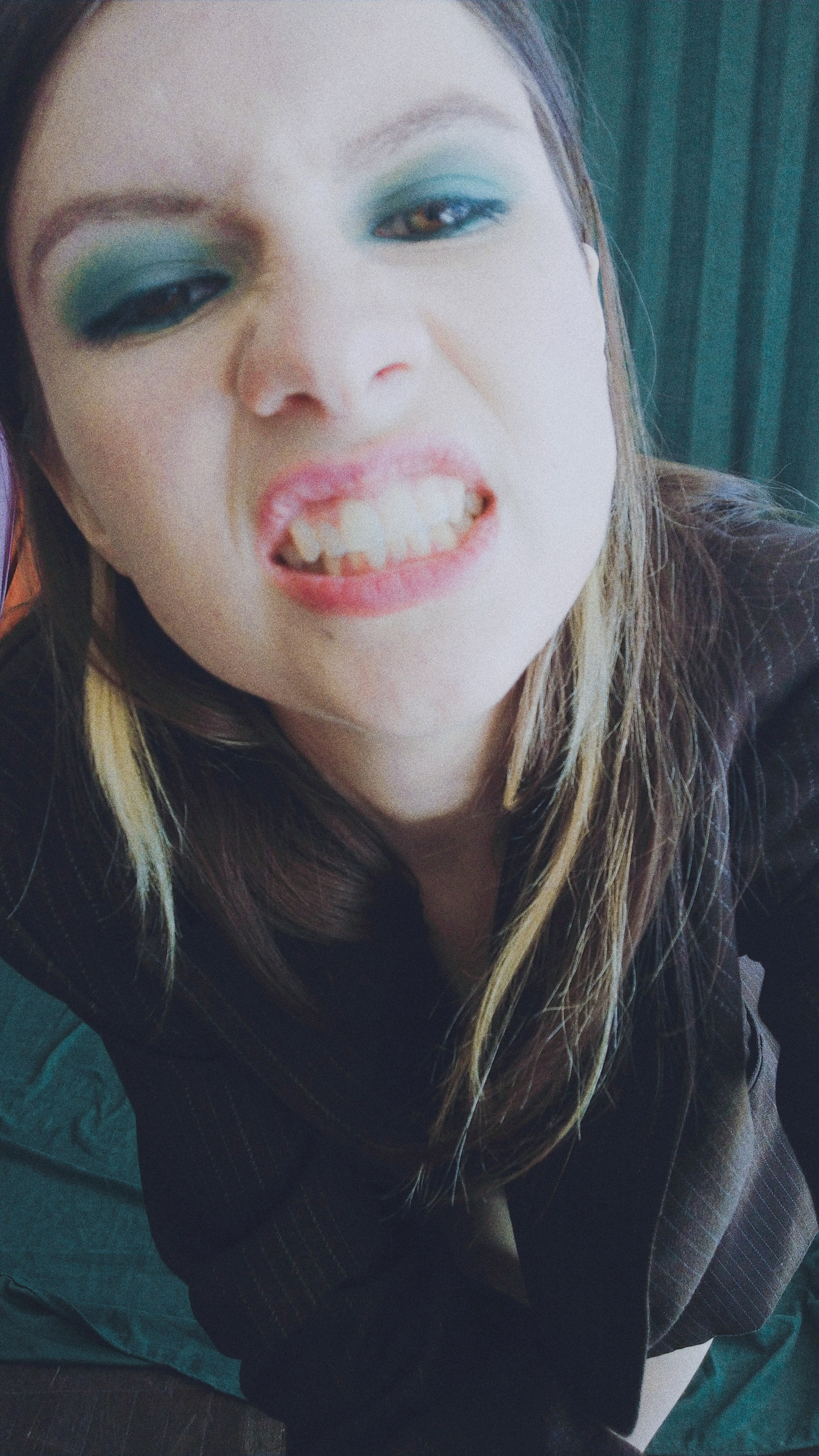 Le reality — фотограф, модель, обучающая позированию