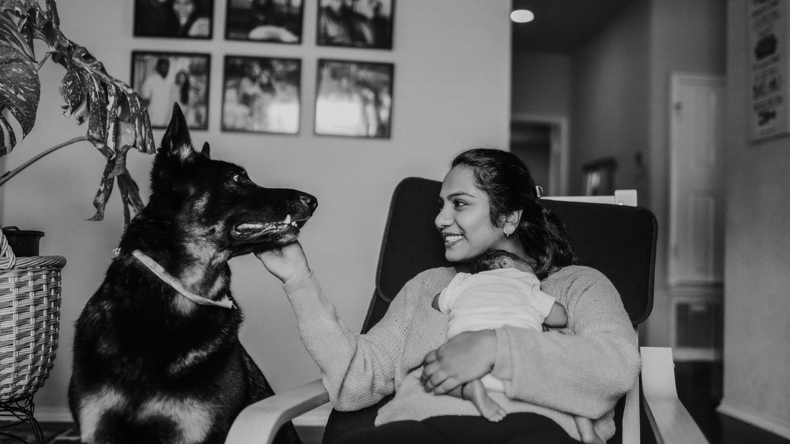 Heartfelt family memories — cozy newborn session