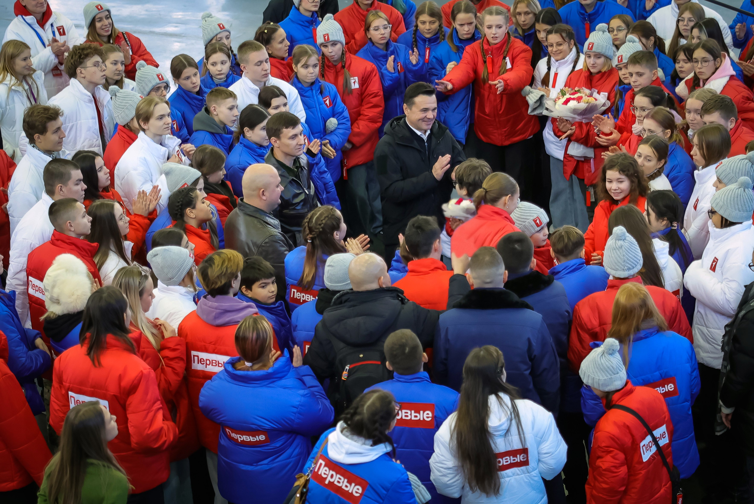 Губернатор Подмосковья Андрей Воробьев вместе с участниками «Движения первых» навестил пилотажные группы. Моя фотография