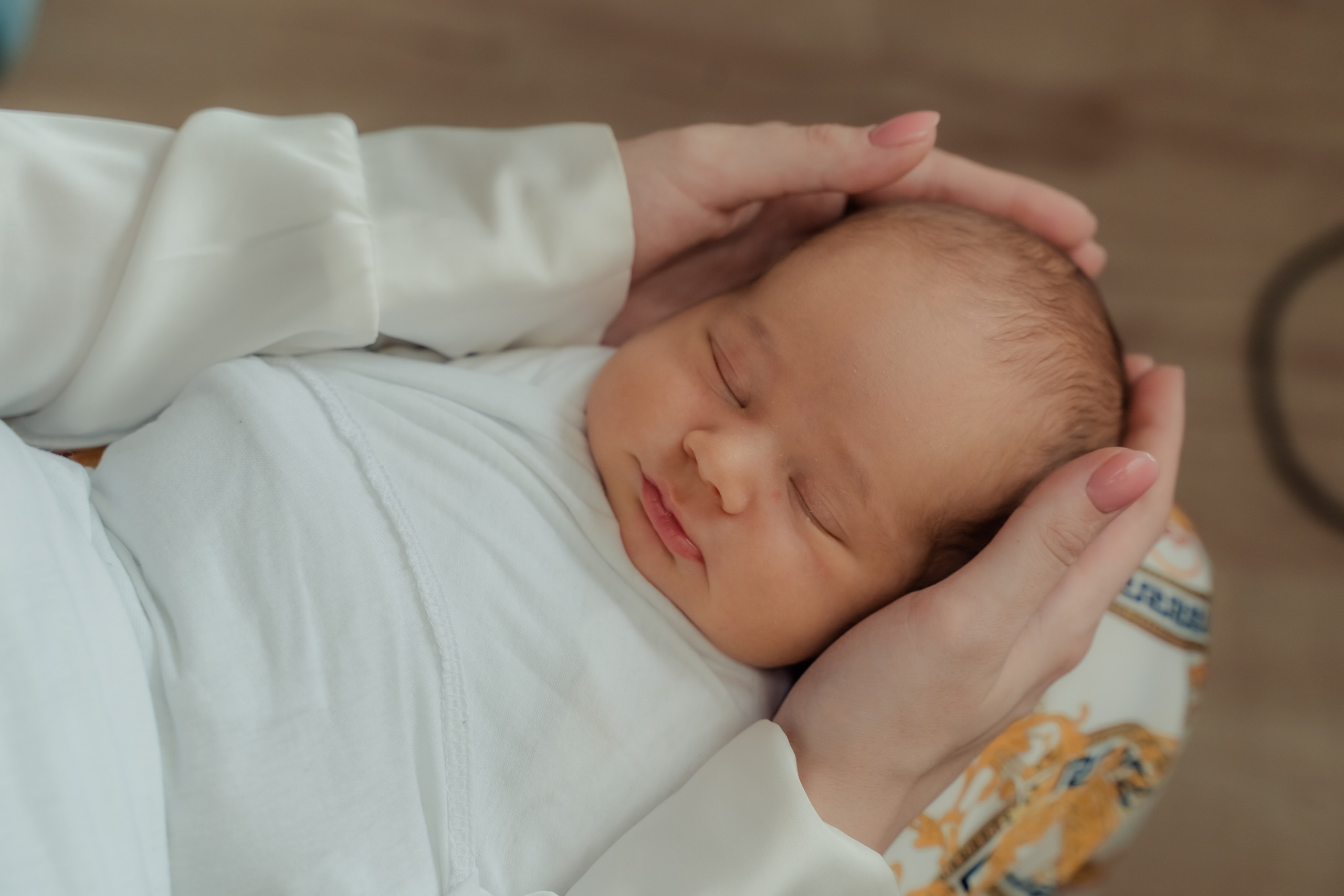 Фотосъемка новорожденного в минималистичном стиле