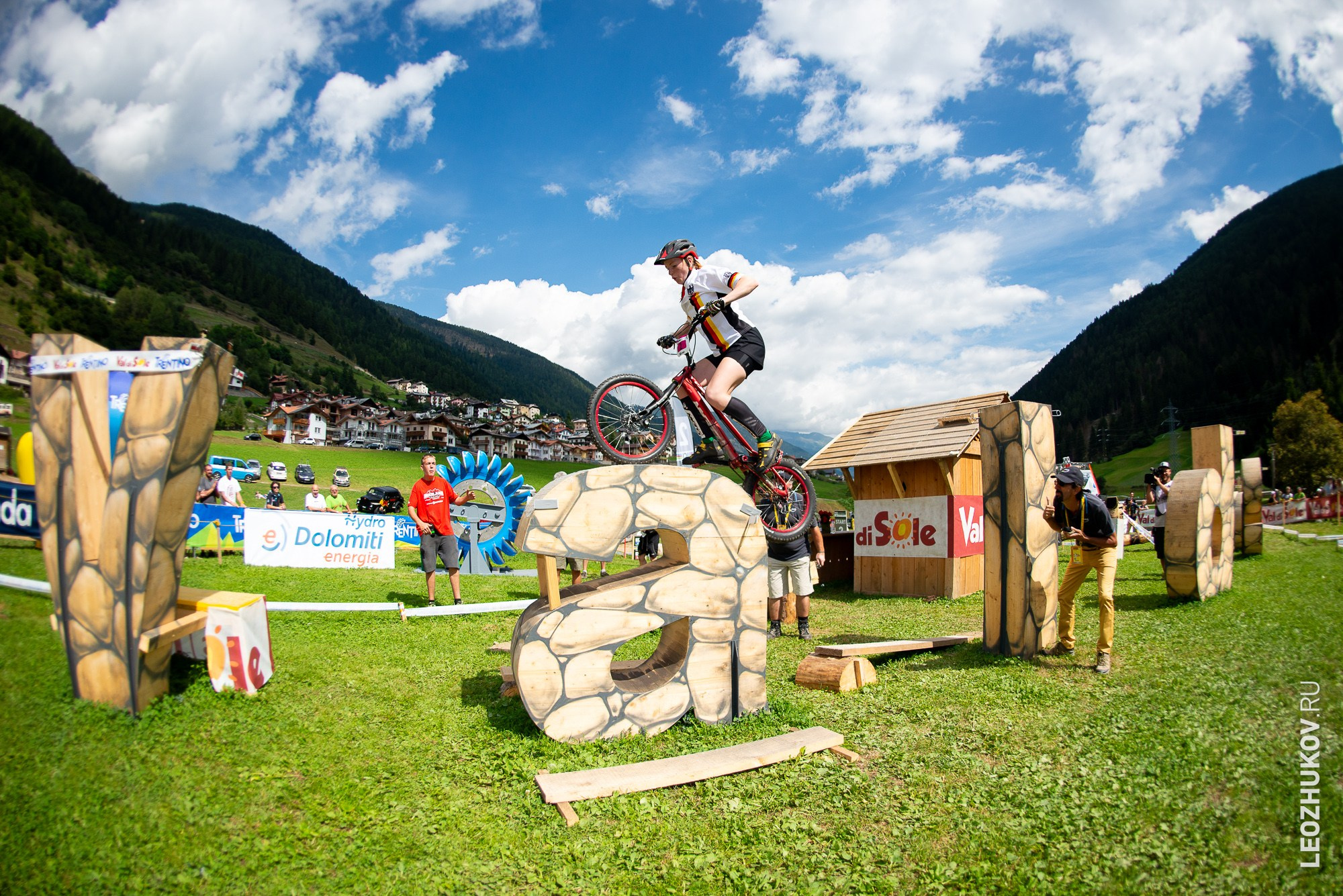 UCI Trials World Championships 2016 — finals. Sports photographer Leonid Zhukov