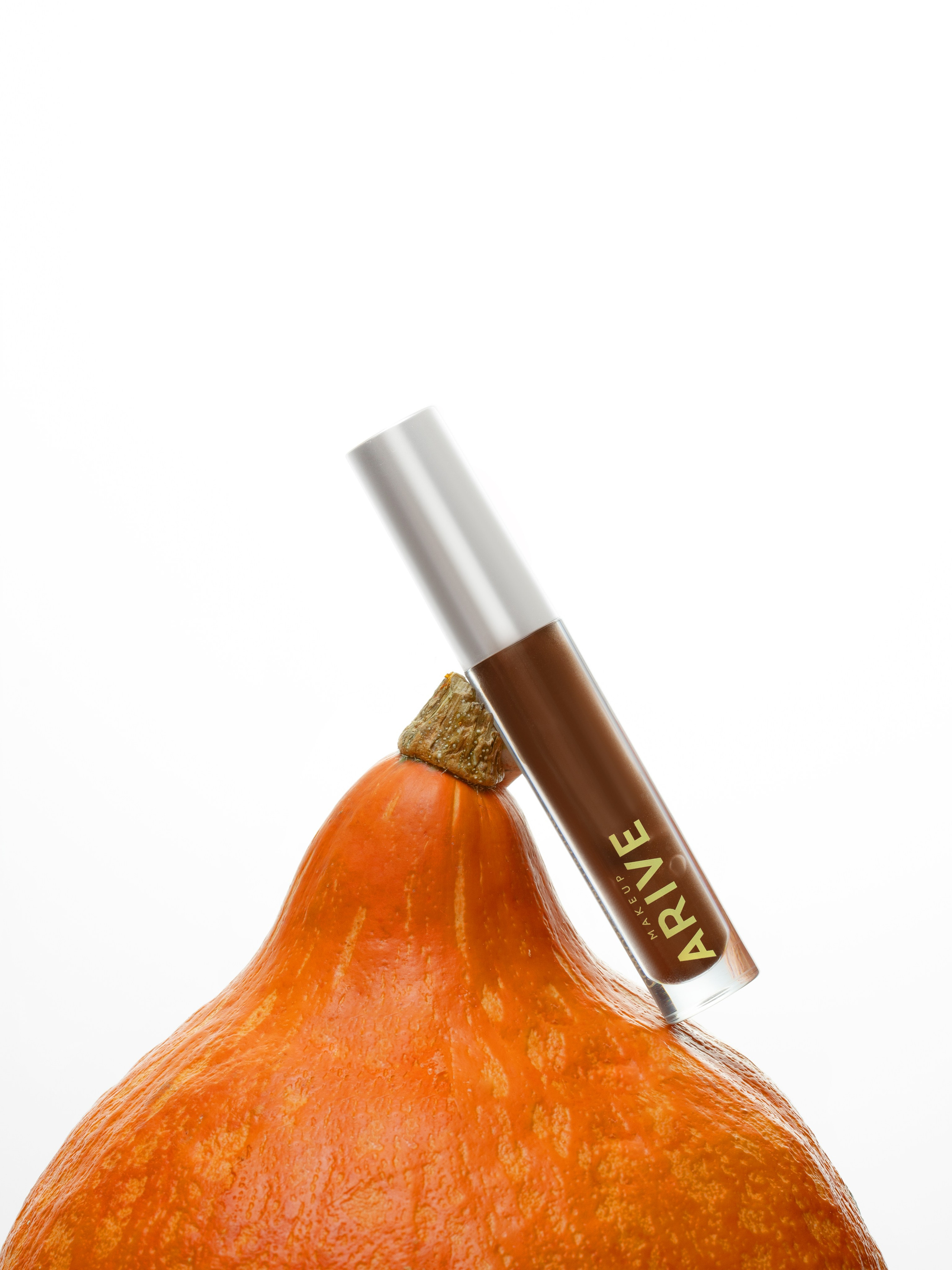 Предметный фотограф в Москве Мария Игнатенко. Нейрофото, ретушь, сет-дизайн