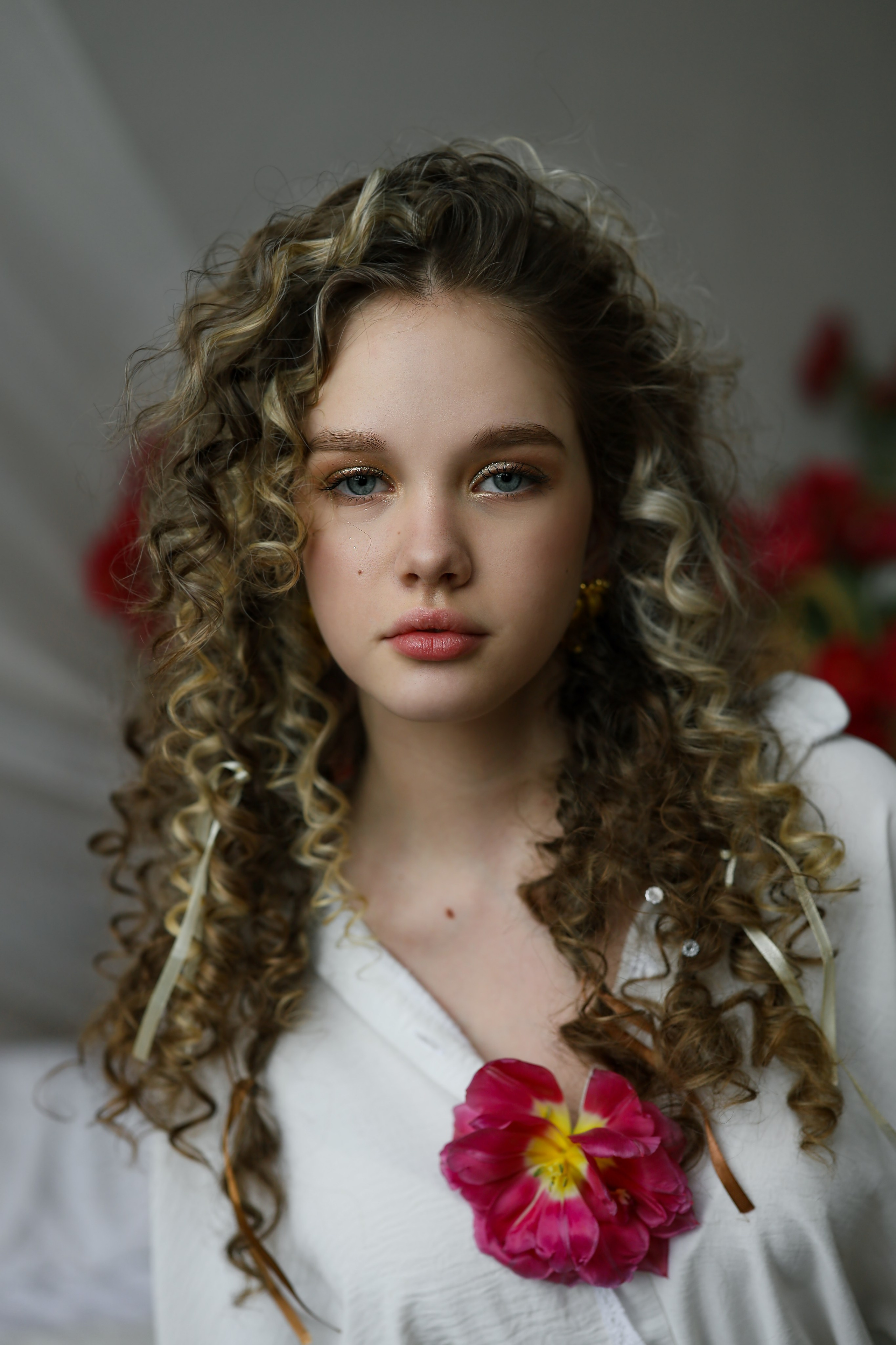 Фотосессия для Софии с тюльпанами. Свадебный и семейный фотограф в Абхазии Жанна Соснина