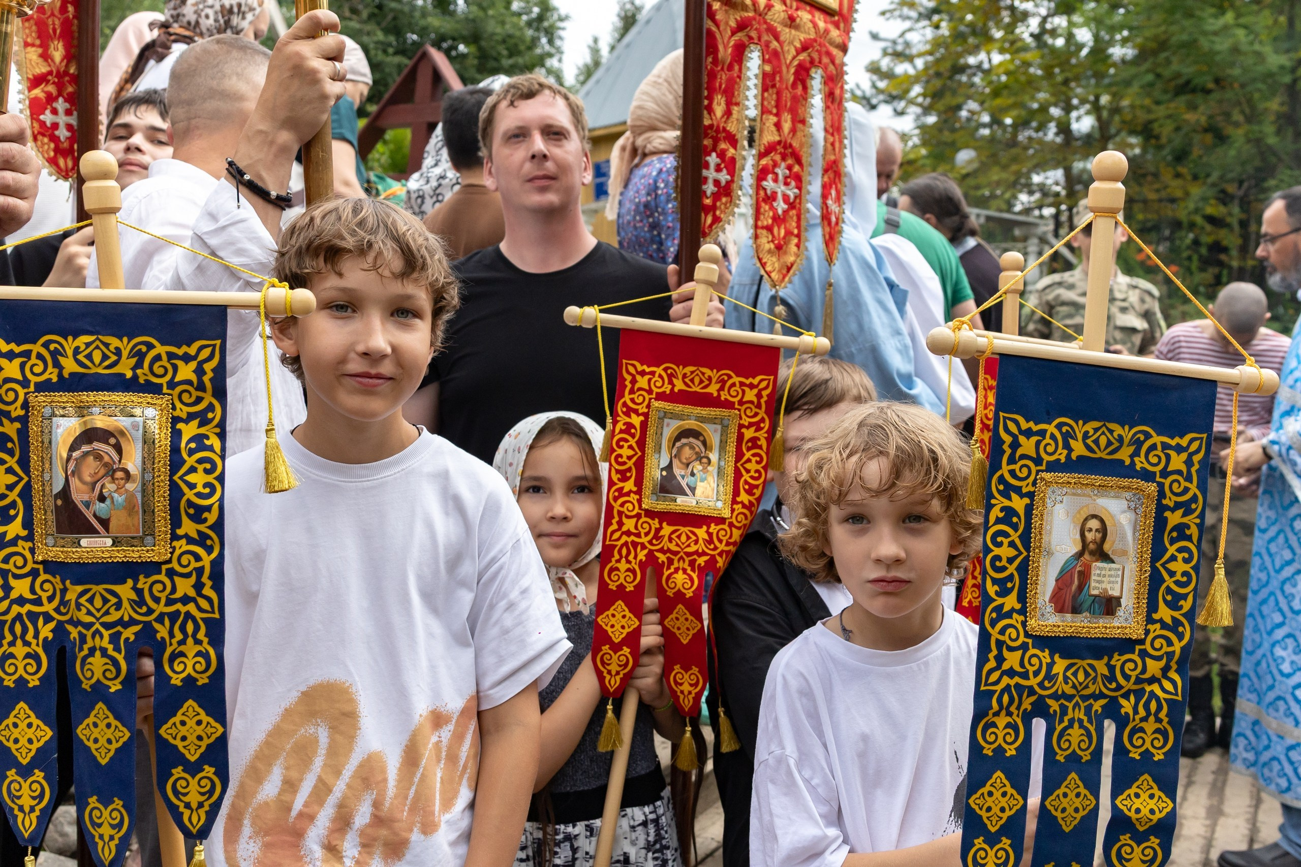 Праздник Казанской иконы Божией Матери на святом источнике в Мураново. Портретный фотограф в Москве Людмила Кочеткова