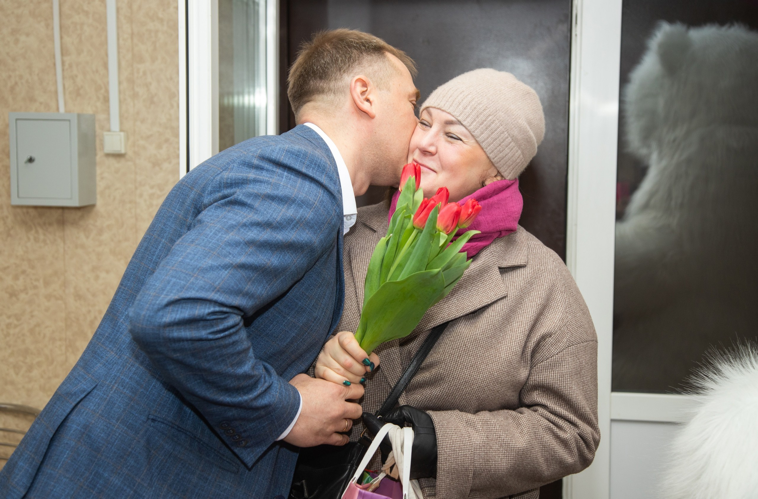 Поздравление женщин с 8 марта