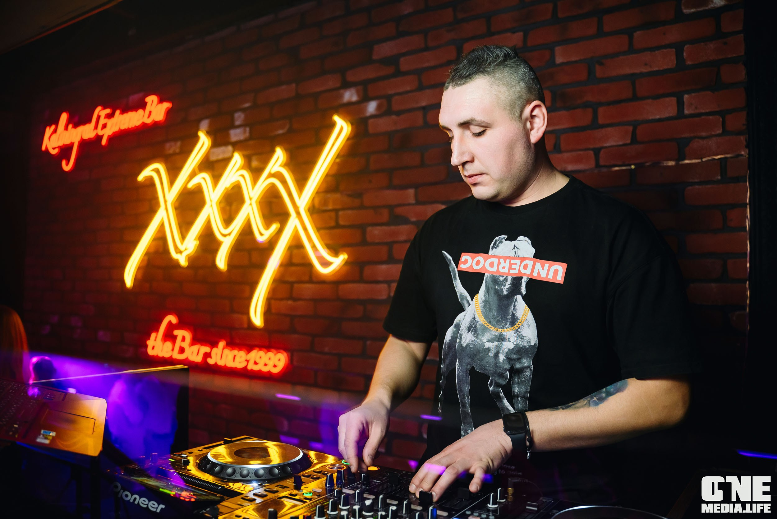 Фотоотчет из бара XxxX. One Media Life: фоторепортажи, фотоотчеты с мероприятий и заведений