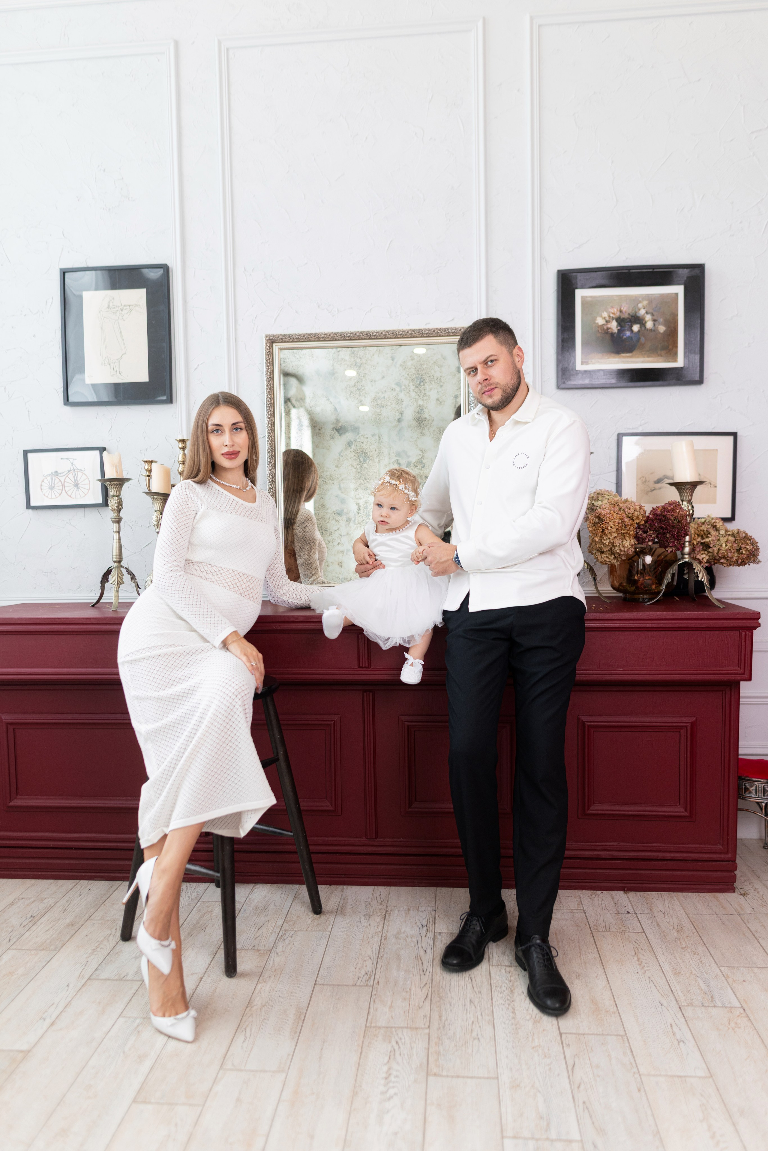 Семейная съемка для Яны и Дани в интерьере. Дмитрий Шульгин, портретный фотограф в Воронеже