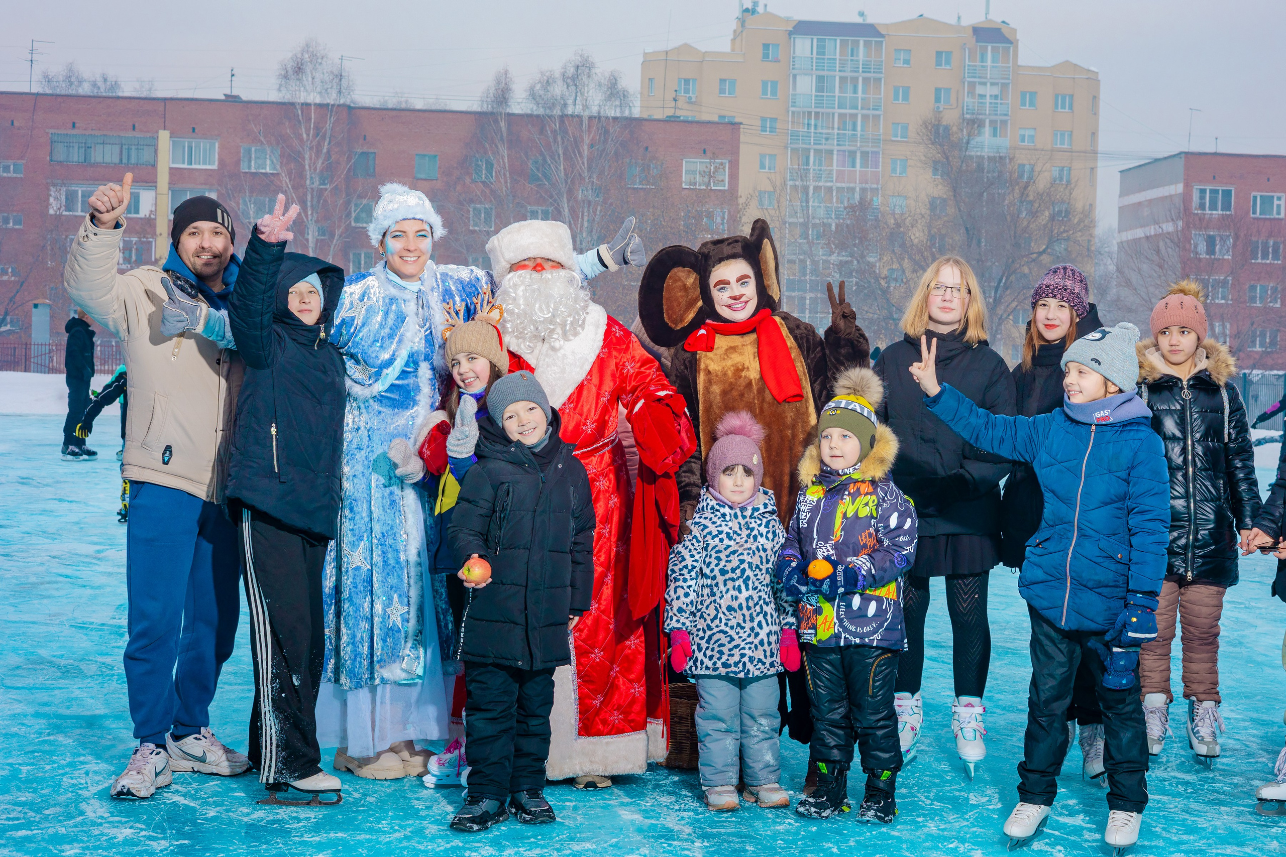 Открытие катка в СОШ 37. Фотограф Князев Сергей