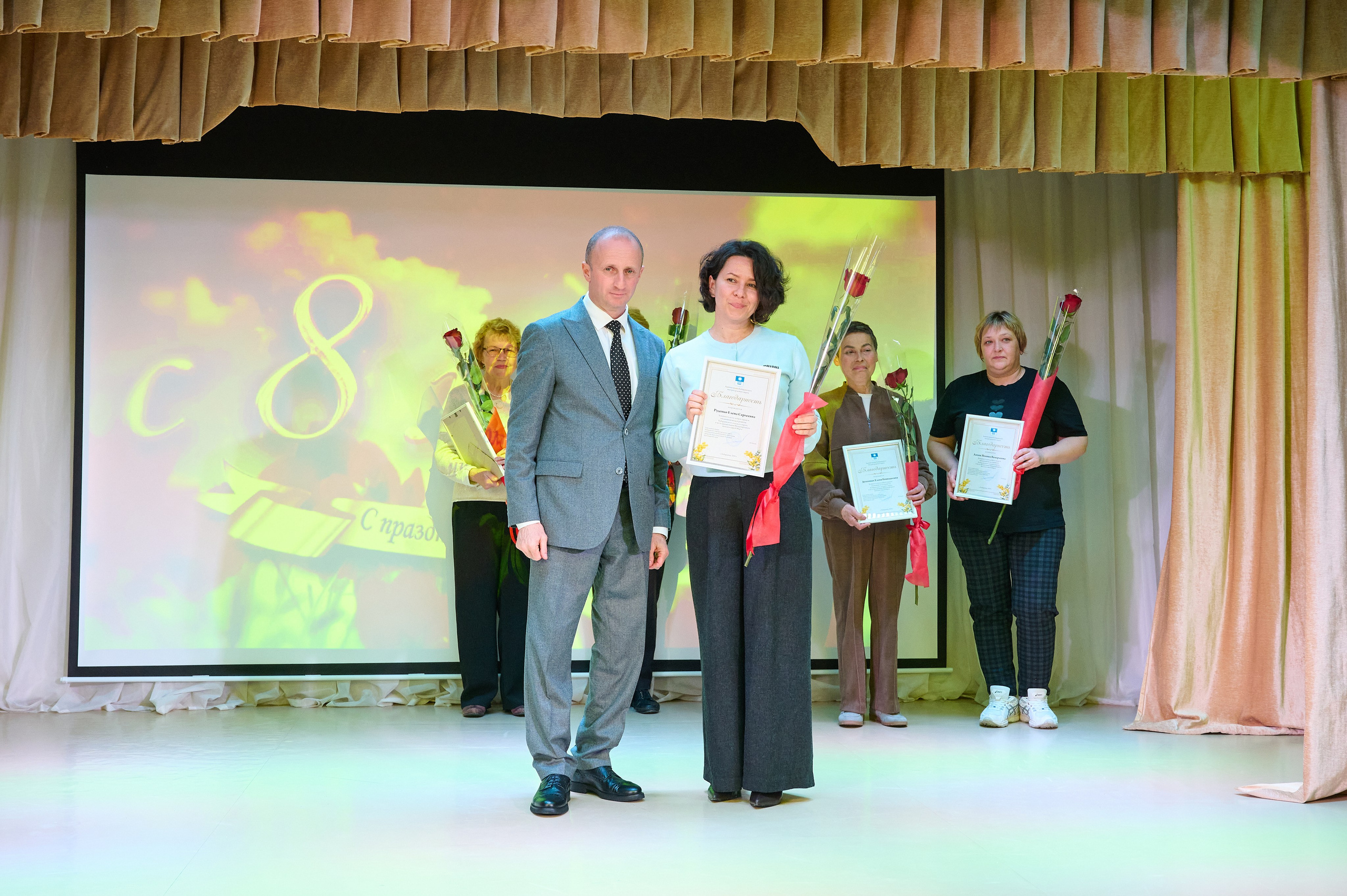 8 марта в Виноградном. Жизнь курорта Кабардинка в фотографиях