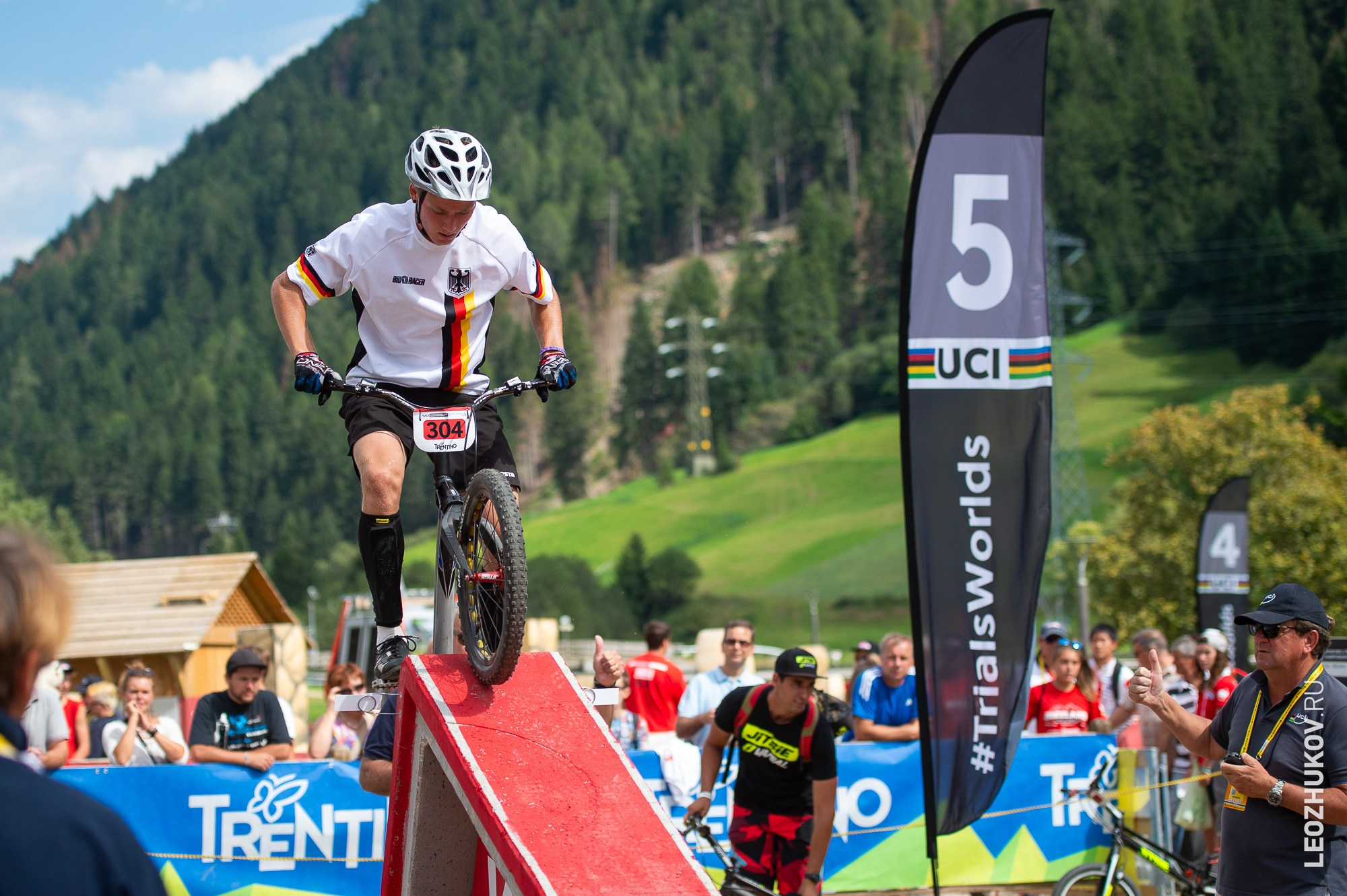 UCI Trials World Championships 2016 — finals. Sports photographer Leonid Zhukov