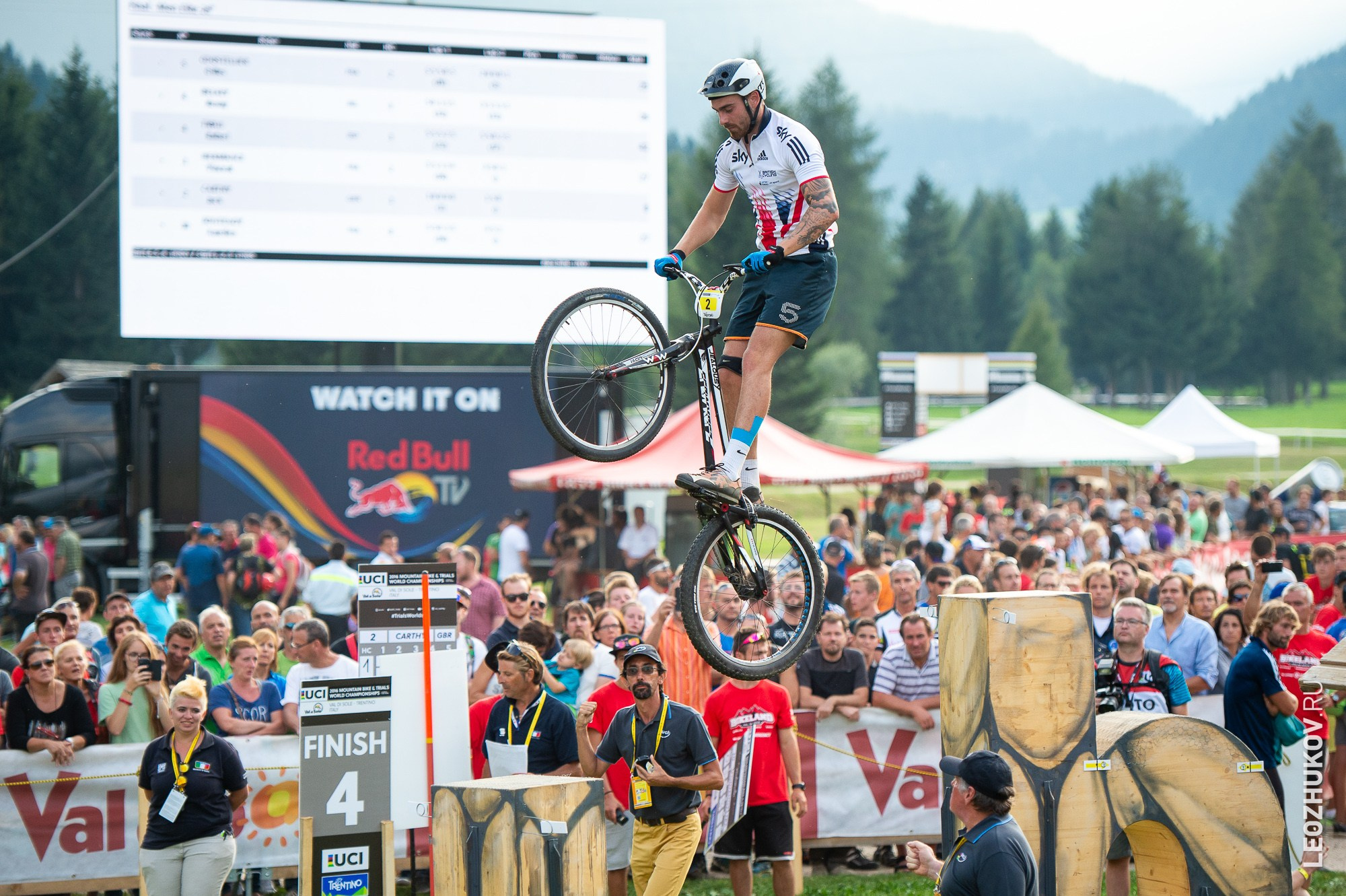 UCI Trials World Championships 2016 — finals. Sports photographer Leonid Zhukov