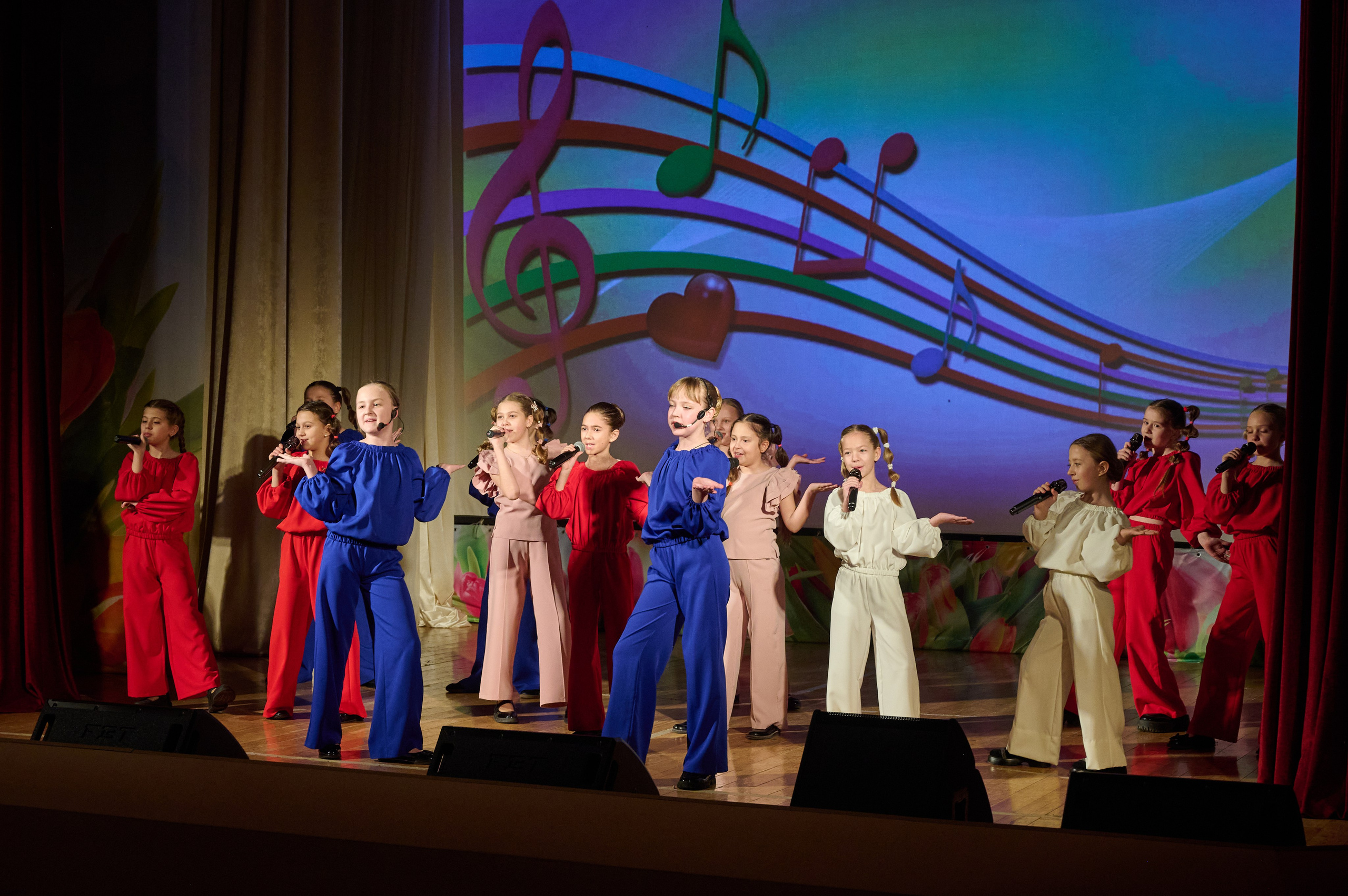 8 марта ДК Кабардинка. Жизнь курорта Кабардинка в фотографиях