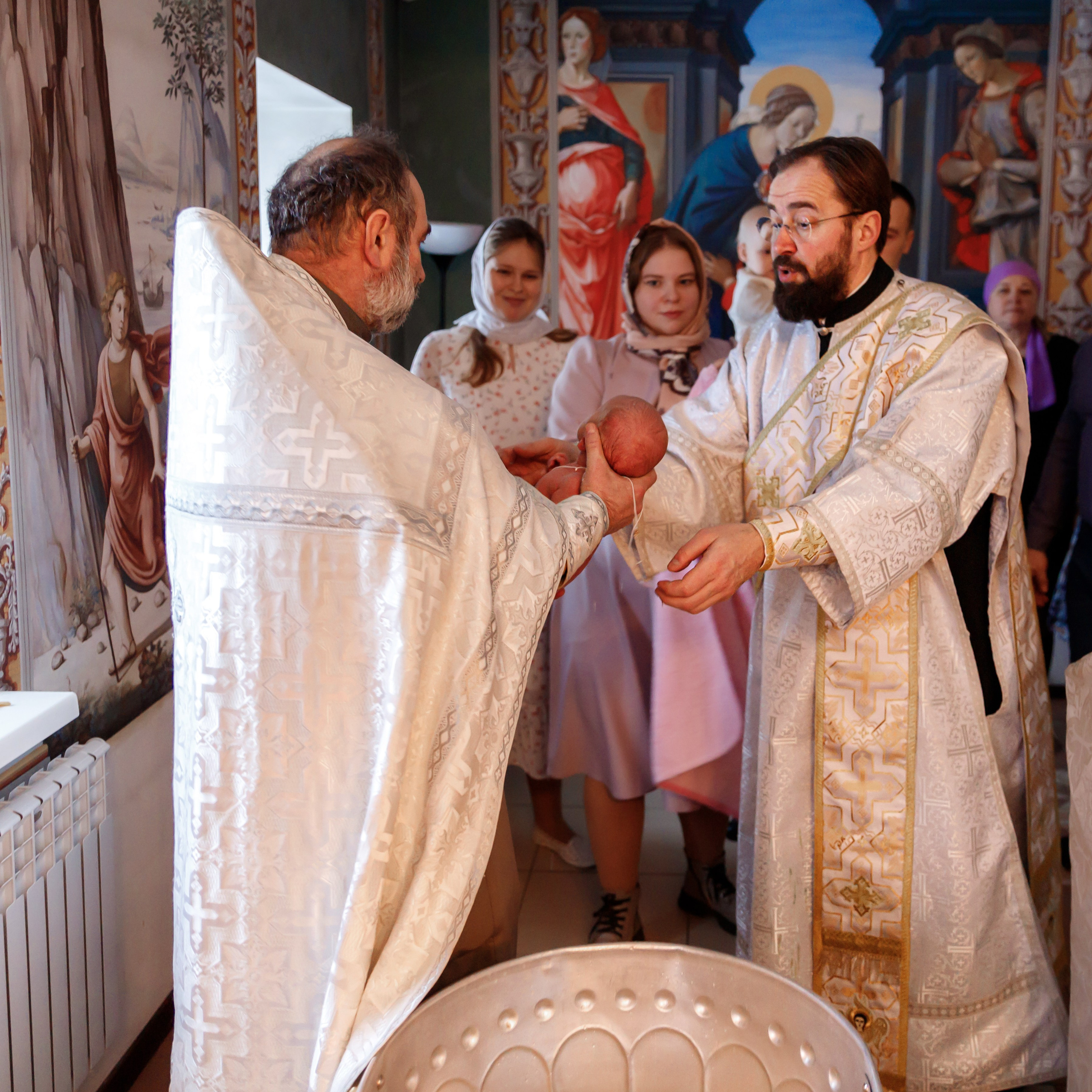 Фотограф на Крещение в Санкт-Петербурге. ФОТОГРАФ РАДОСТИ Фотосессия в студии СПб. Портретный фотограф — Юрий Торлопов