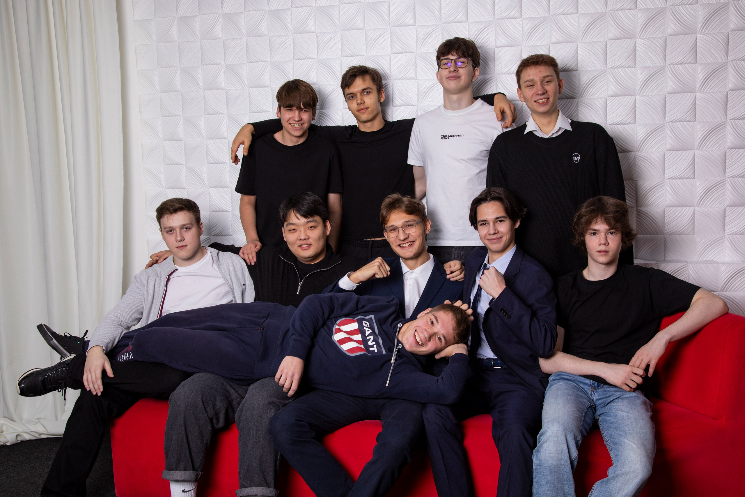 Наша фотостудия. Выпускные альбомы в Красноярске. Студия Колибри