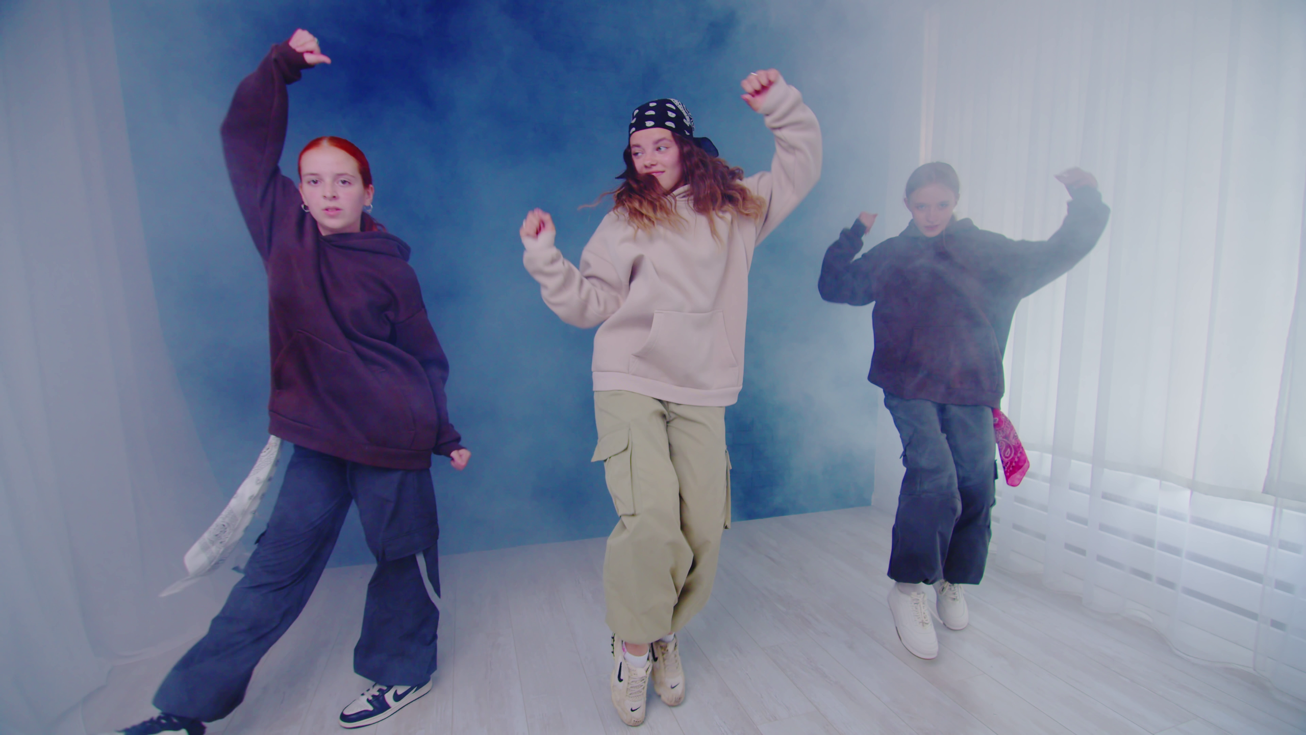 Студия танцев X-Studio (видео). Фотограф Братск Юлий Дежин