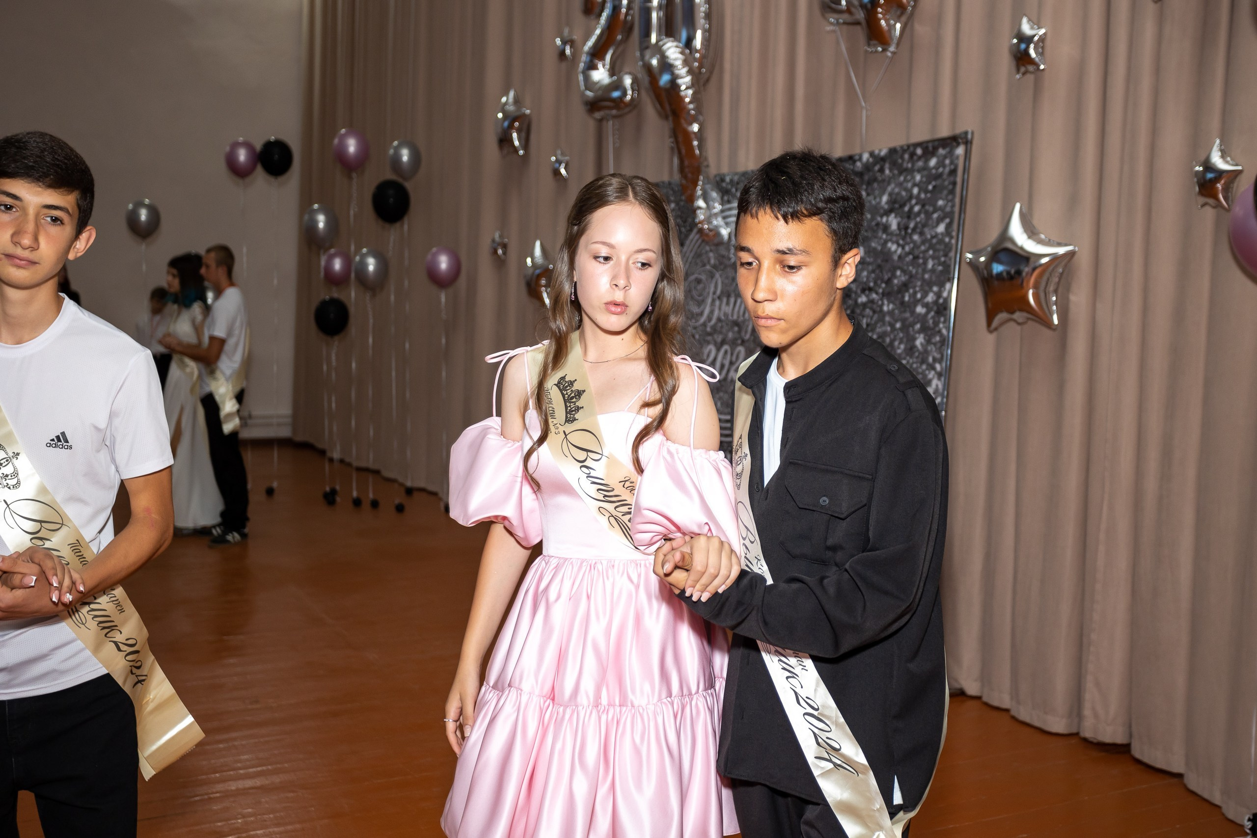 Вручение аттестата 2024 г. Выпускные альбомы Майкоп, Краснодар Елена Золотарева