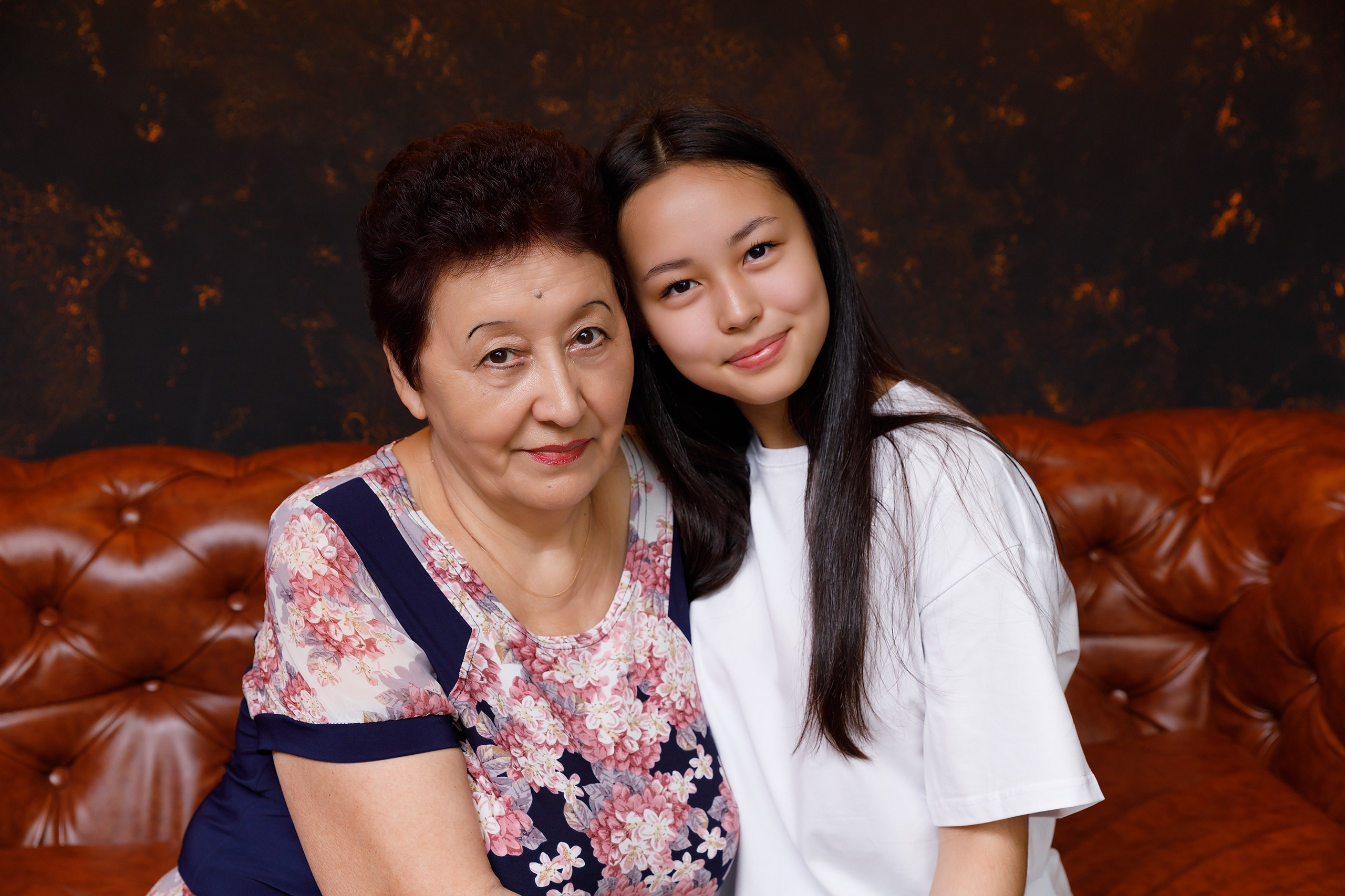 Семейная фотосессия в студии. Фотограф Анна Телекаева, выпускные альбомы, семейные и репортажные съемки в Омске