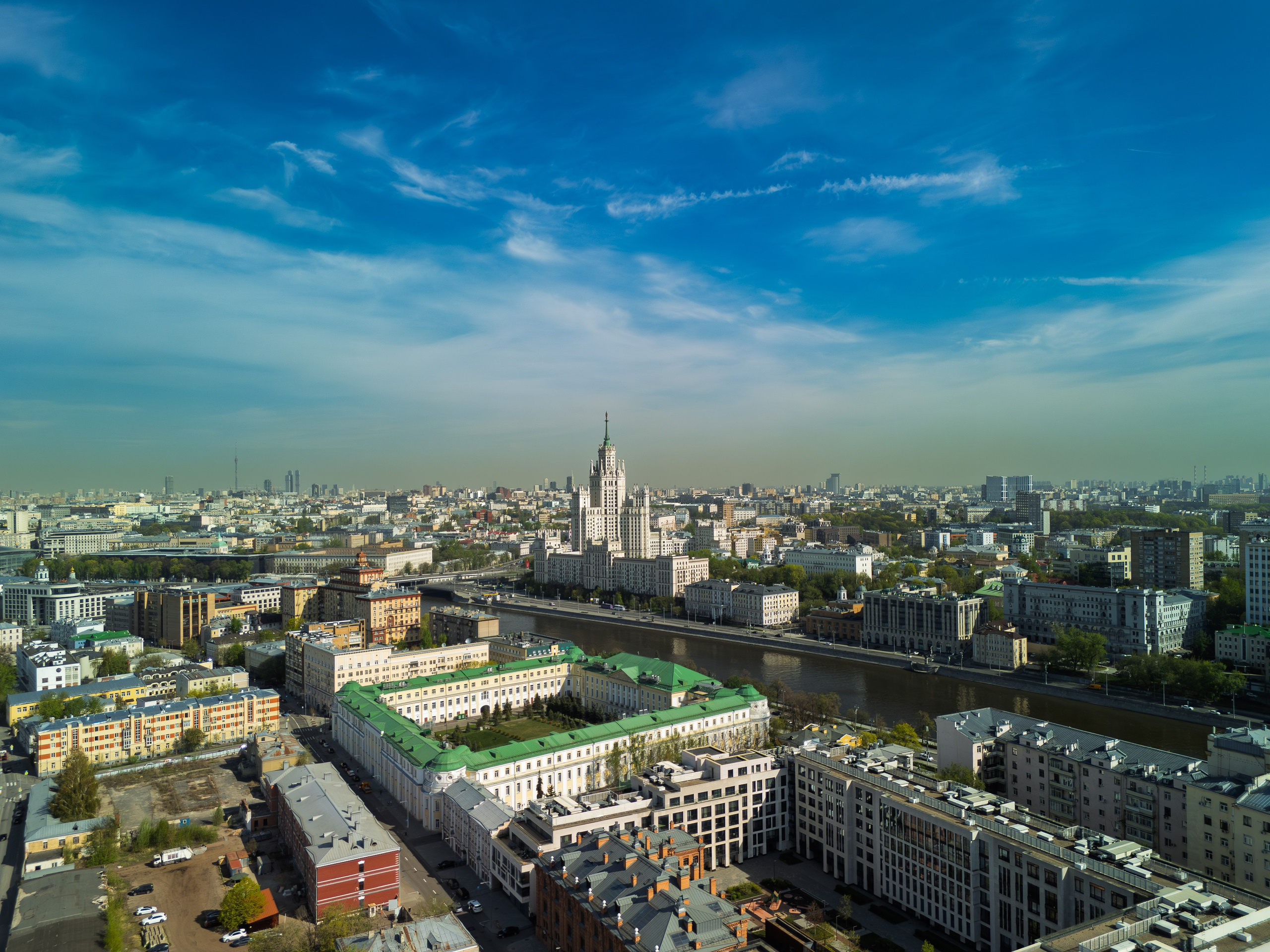 Архитектура и недвижимость. Ход строительства. Съемка с дрона. Профессиональное решение для частных лиц и бизнеса