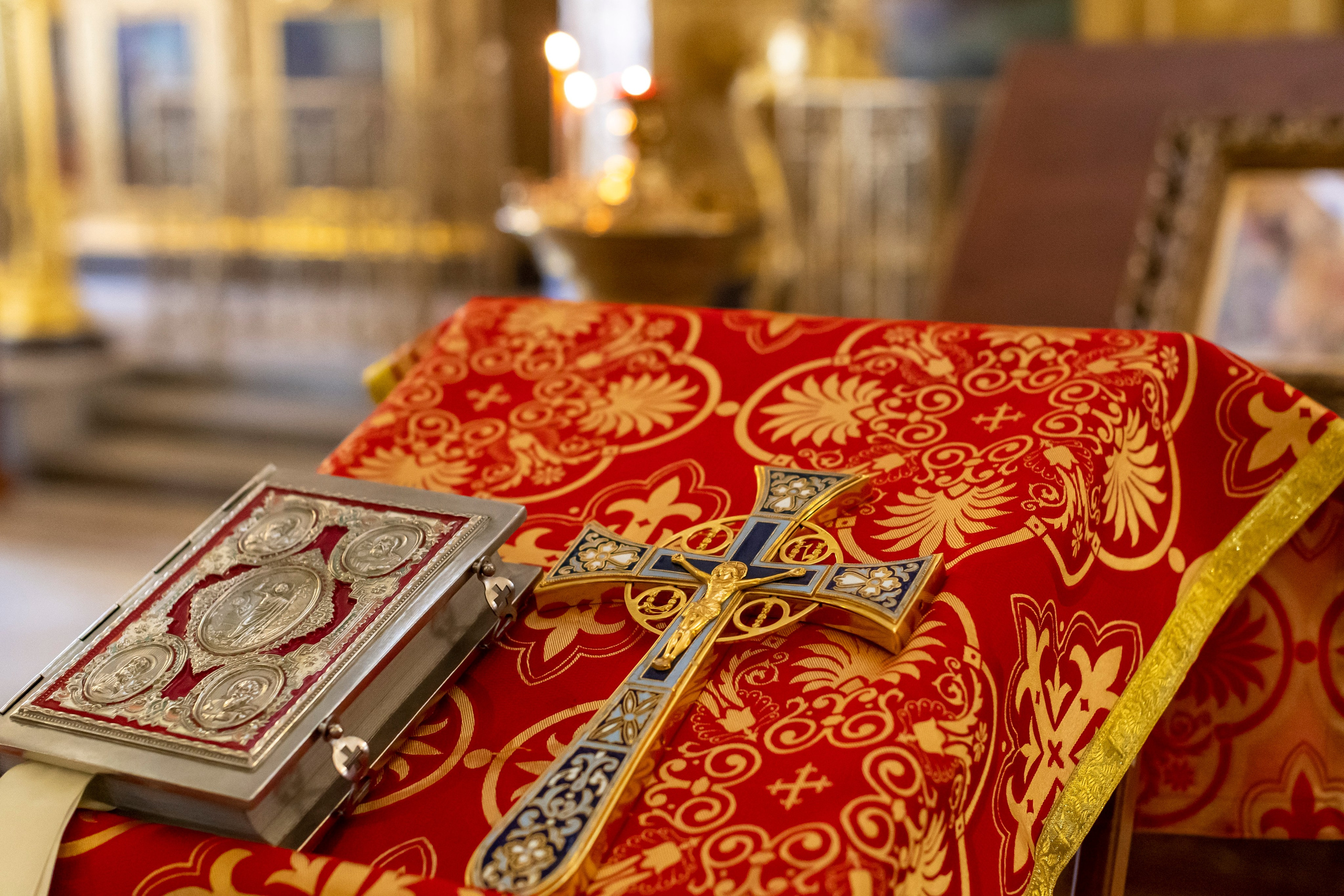 Венчание в храме Климента Папы Римского на Третьяковской. Свадебный и семейный фотограф в Москве Ирина Гончарова