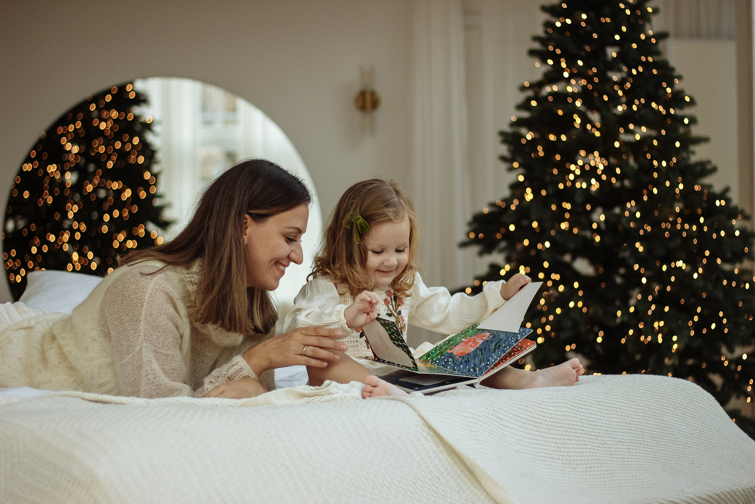 Семейная новогодняя фотосессия в студии в Москве. Профессиональный фотограф беременности семейных фотосессий в Москве Балашихе Наталья Преснякова