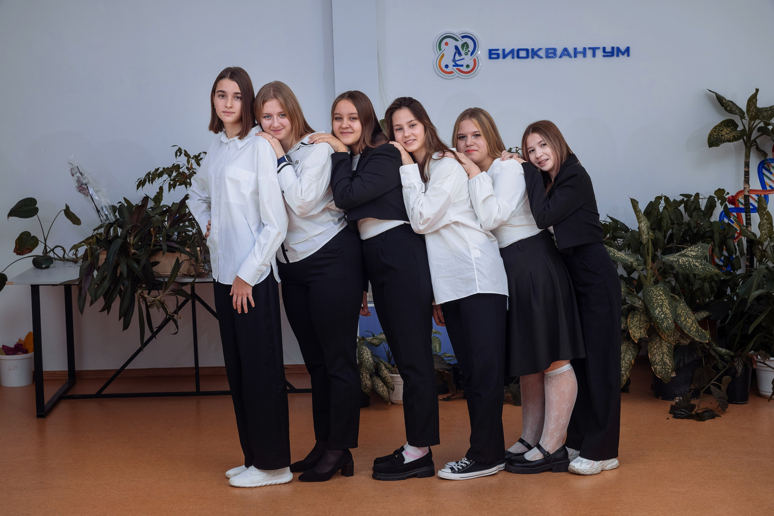 Старшая школа. Выпускные школьные фотоальбомы для школ и детских садов в Волгограде и Волжском