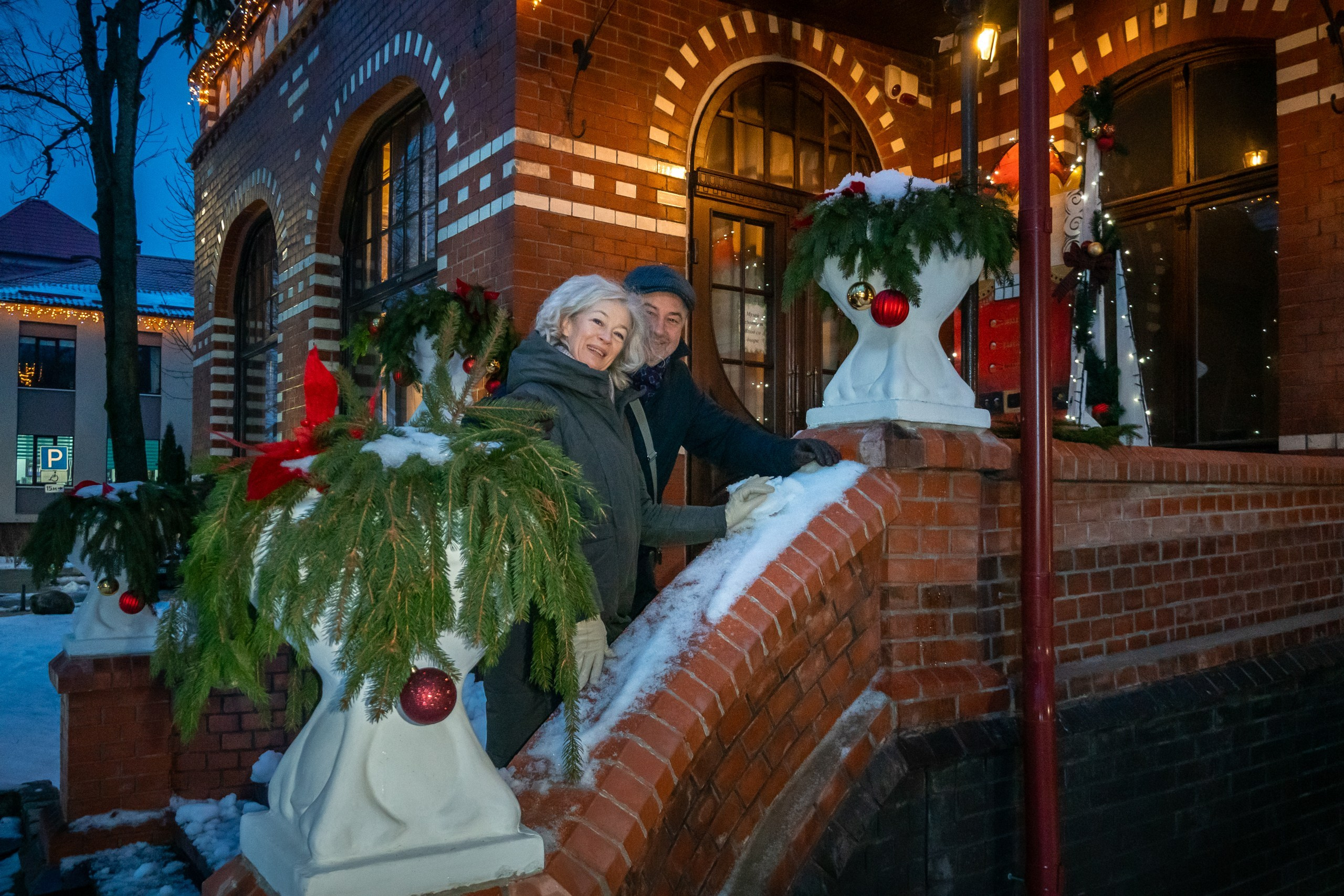 Двое в Новогоднем Зеленоградске. Фотограф Татьяна Рутковская Калининград