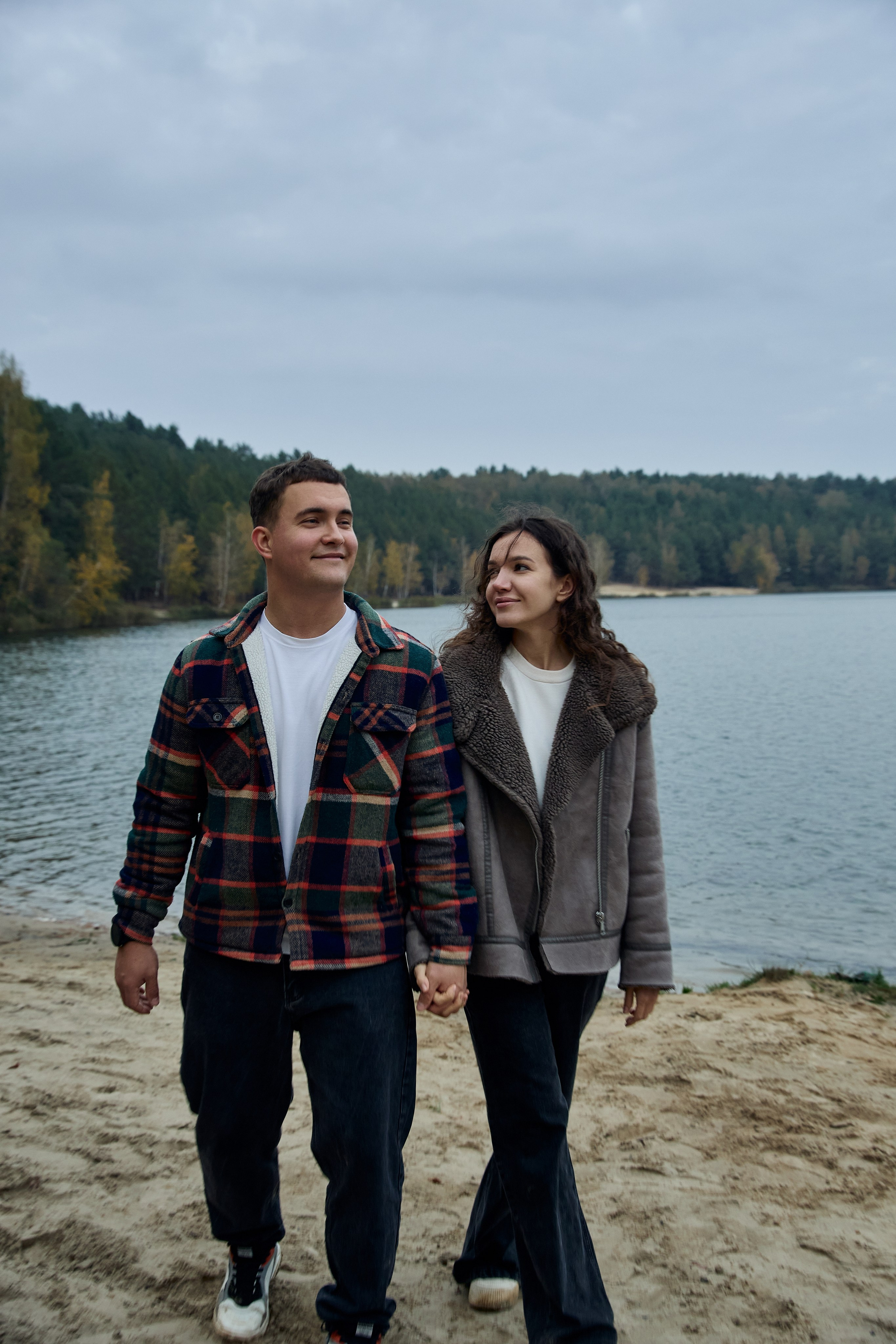 Семейная съемка в карьере у озера. Контентный и репортажный фотограф Виталий Кулешов | Москва