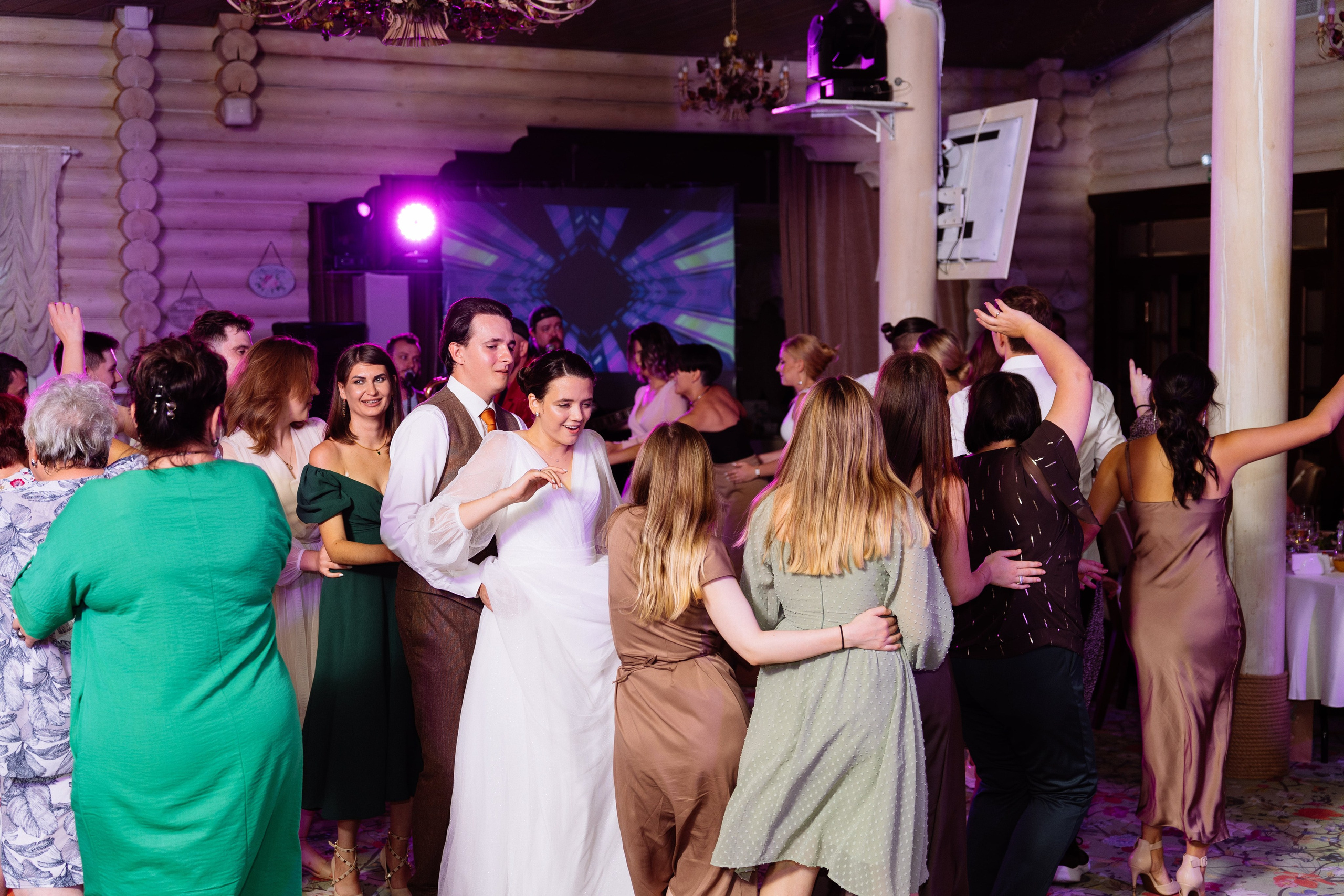 Свадьба Олега и Виктории в клубе «Ближняя дача»