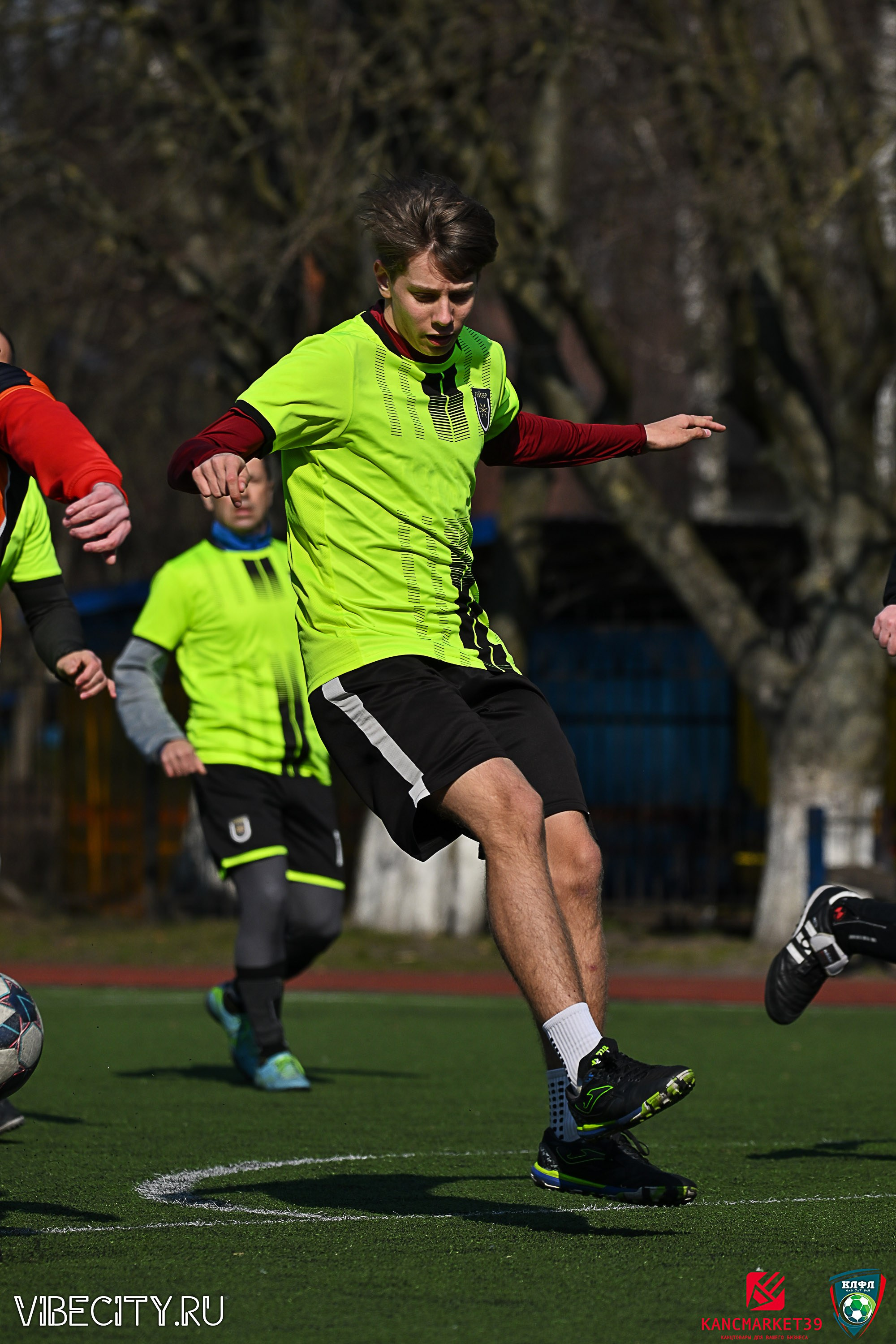 XX ЧЕМПИОНАТ КАЛИНИНГРАДСКОЙ ЛФЛ КАНЦМАРКЕТ39 сезона 2024–2025 гг. VIBECITY.RU Вайб Сити Ру Фоторепортажи Фотоотчеты Калининград