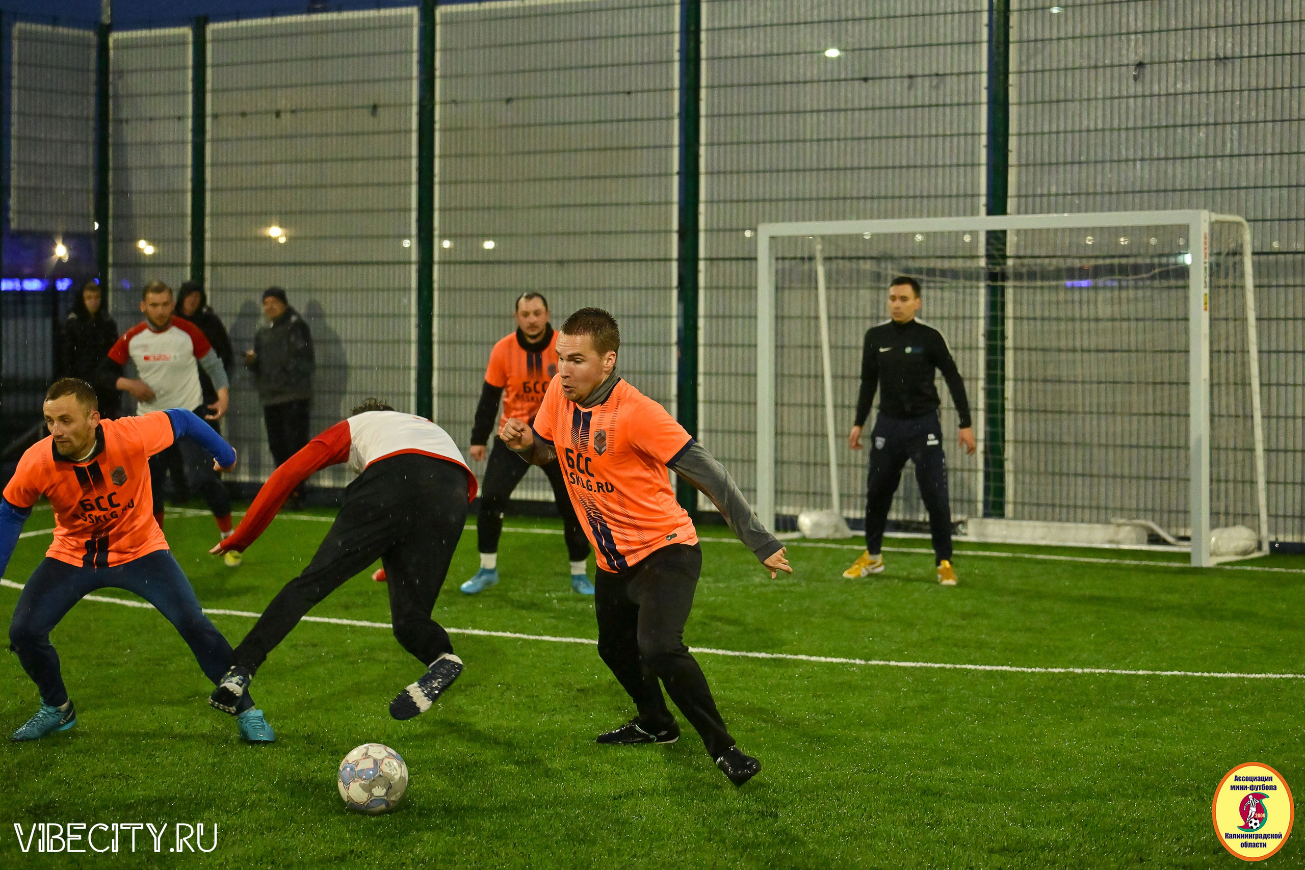 ИГРЫ МИНИ-ФУТБОЛЬНОЙ ЛИГИ. VIBECITY.RU Вайб Сити Ру Фоторепортажи Фотоотчеты Калининград
