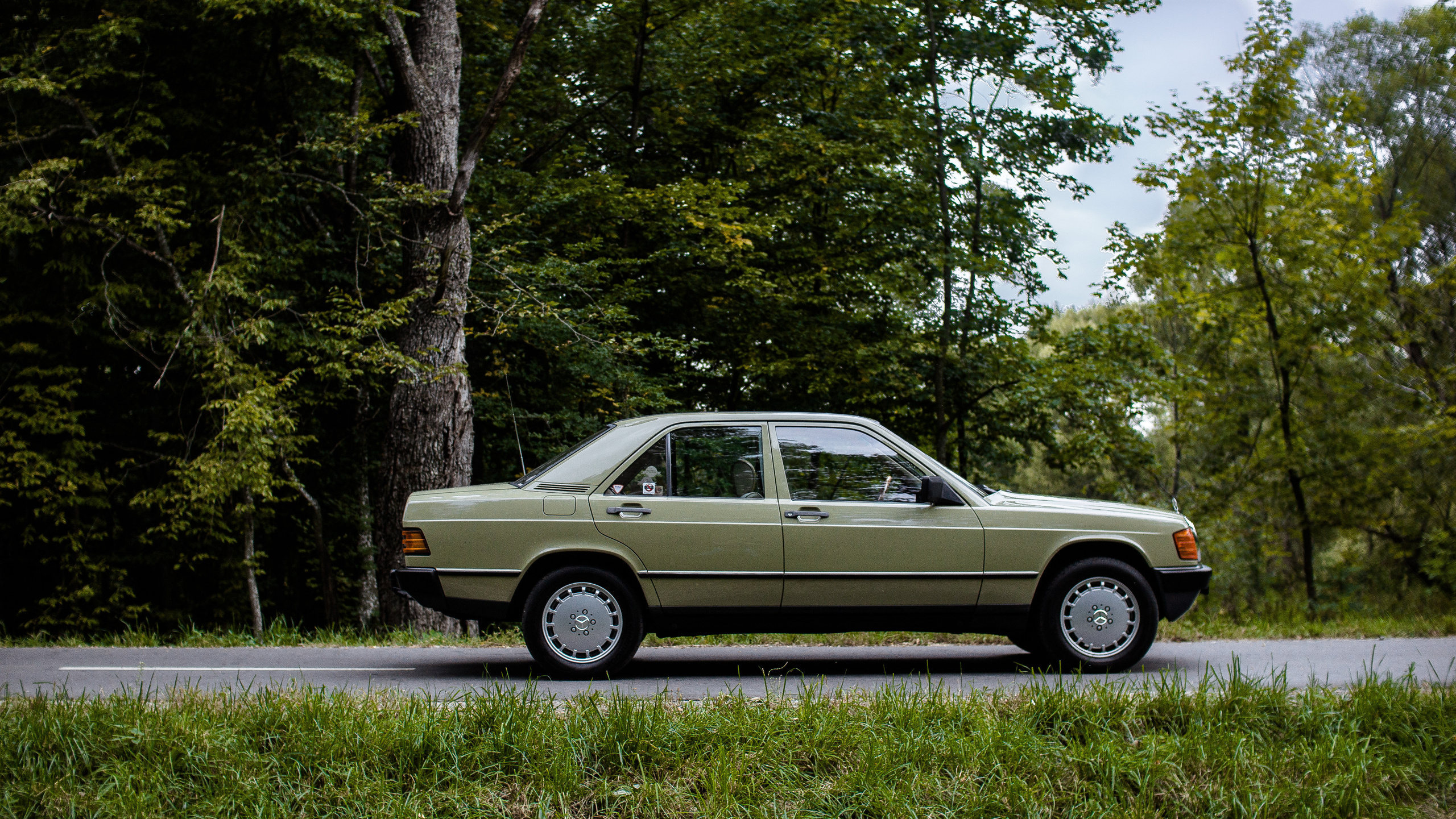 Фотосъемка Mercedes 190, w201 в Москве. Жуков Илья свадебный фотограф в Москве
