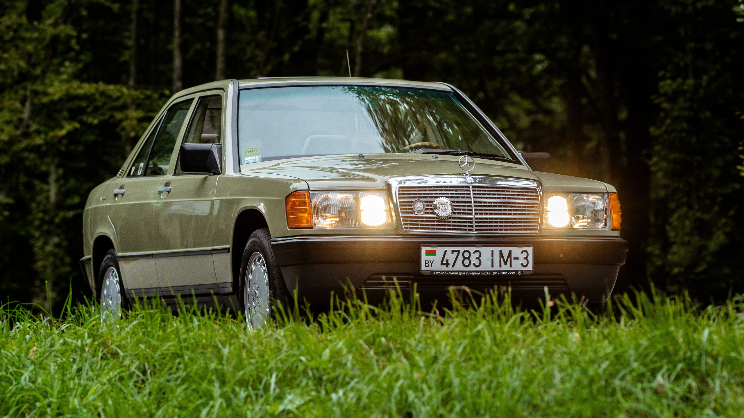 Фотосъемка Mercedes 190, w201 в Москве. Жуков Илья свадебный фотограф в Москве