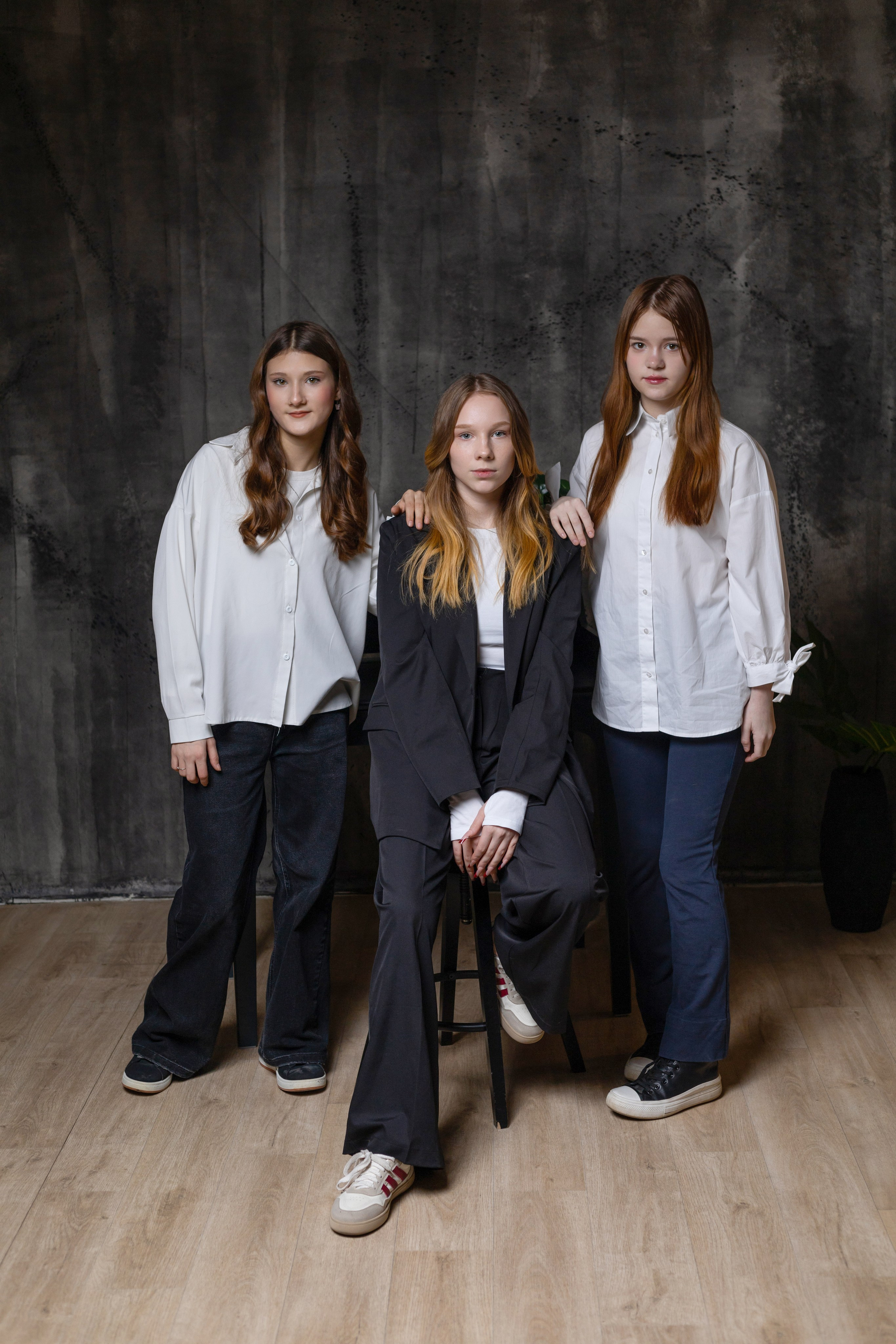 Выпускной альбом 9 и 11 класс «Гранж». Выпускные альбомы в Тюмени для школ, садов, вузов спортивных секций