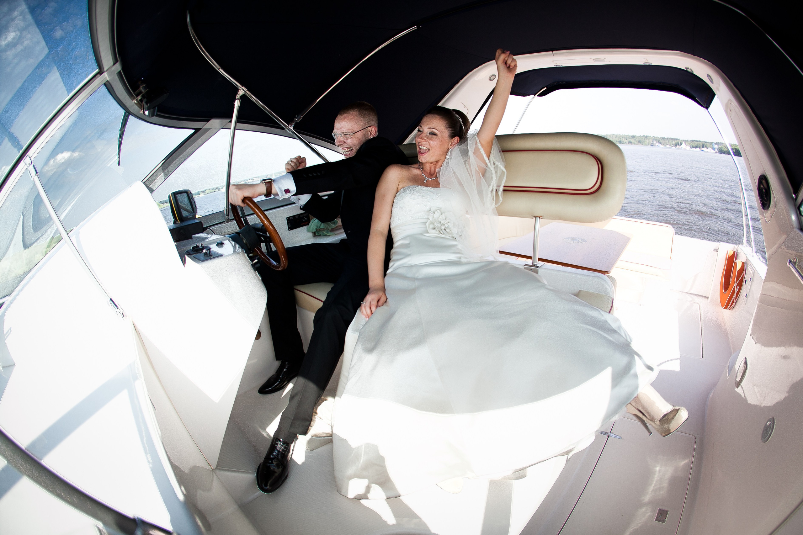 Свадебный фотограф и видеограф Павел Коротков. Эмоции фото и энергия видео, два в одном - вот моё кредо. Свадебный фотограф и видеограф в Москве и области. Выгодное предложение — два в одном