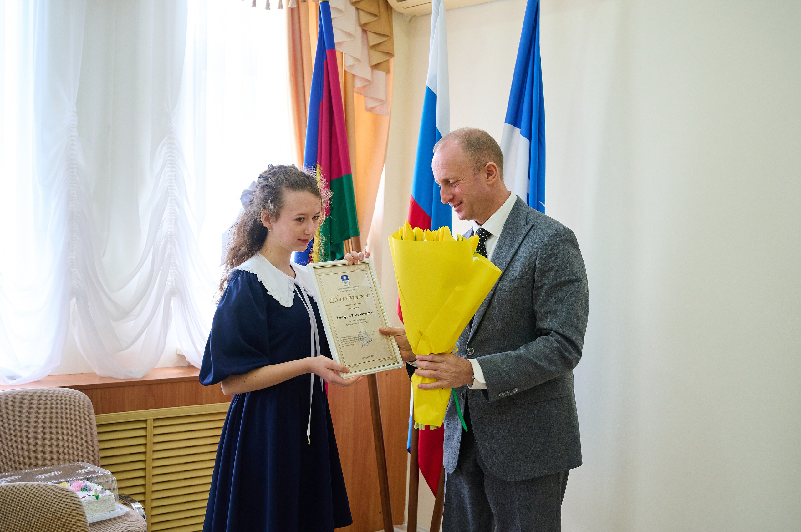 Поздравления девочкам Кабардинки от Главы округа Кялова Г.Е. Жизнь курорта Кабардинка в фотографиях